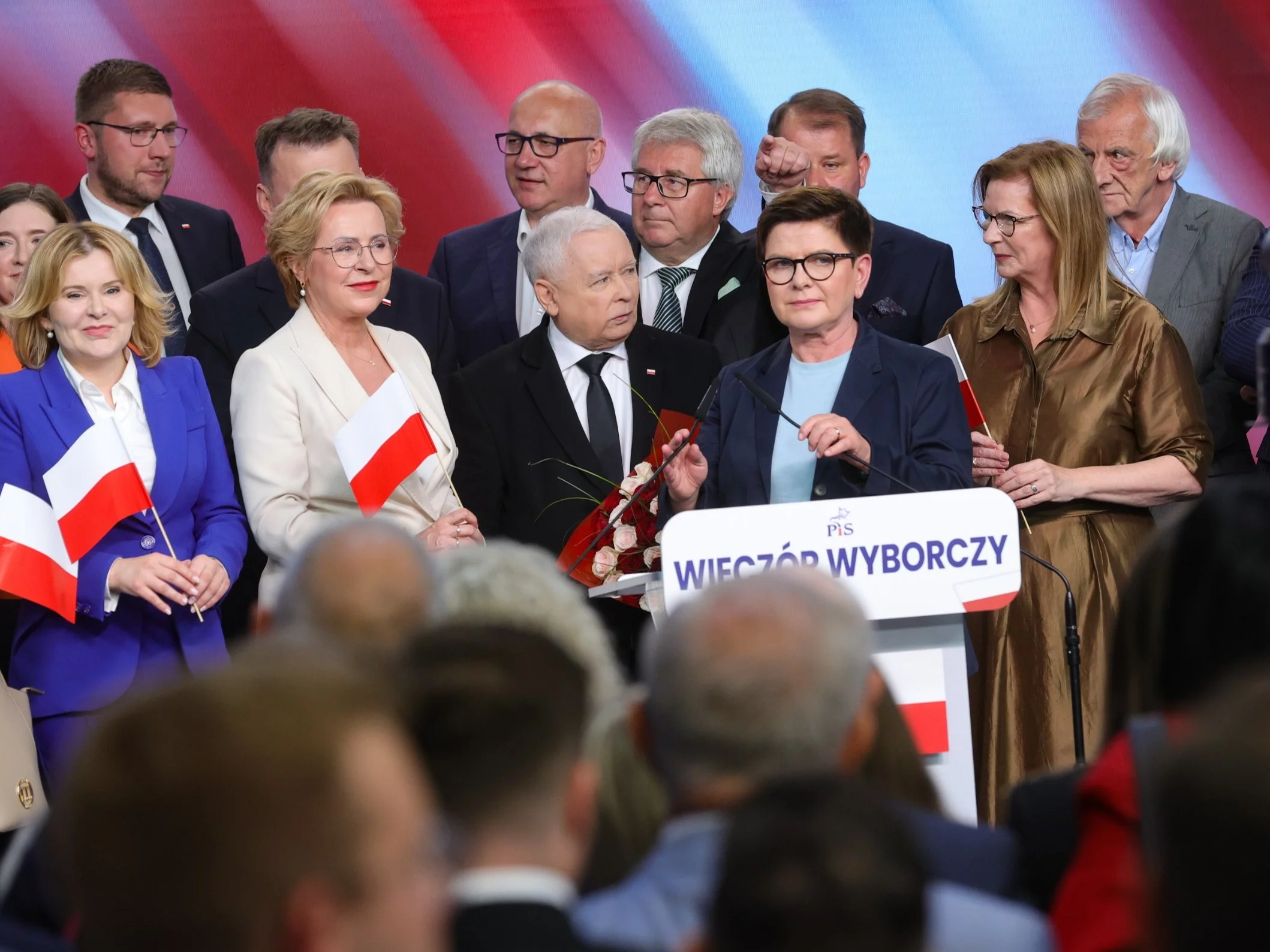 Szydło popadła w niełaskę, Kaczyński idzie o krok dalej. Wyborcy PiS oburzeni