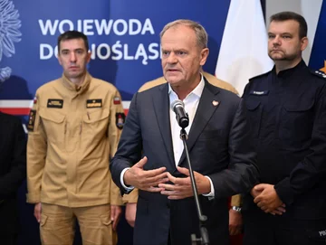 Tusk obiecał pomoc powodzianom. „Chcemy, żeby to było bardzo szybkie, elastyczne”