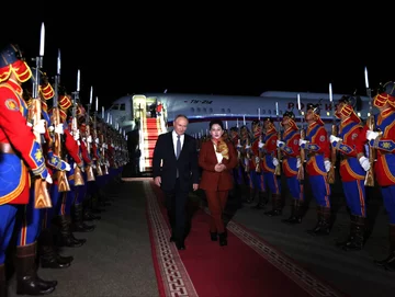 Zamiast aresztu – przyjęcie z honorami. Tak rozpoczęła się wizyta Władimira Putina w Mongolii