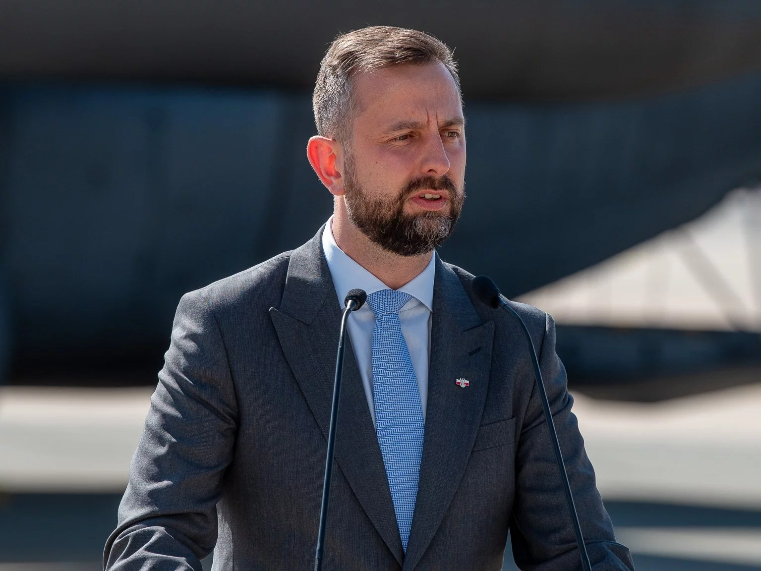 Zatrzymania podczas powodzi. Minister obrony ostrzega przed sabotażem