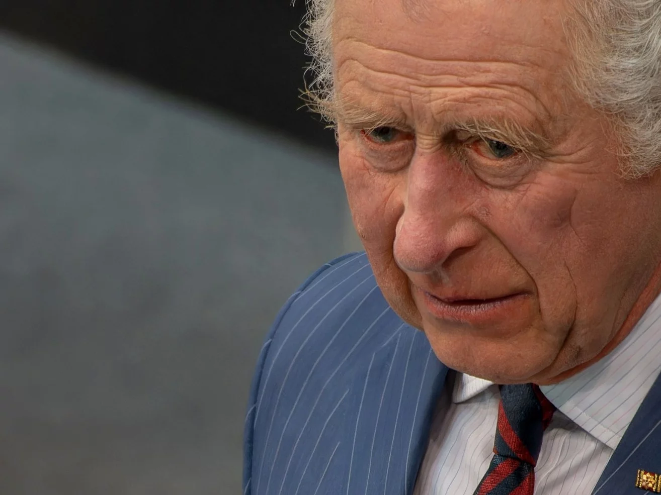 Karol III przerwał leczenie, aby pojechać do Australii. Takiego obrotu spraw się nie spodziewał Karol III przerwał leczenie, aby pojechać do Australii. Takiego obrotu spraw się nie spodziewał