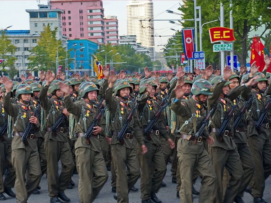 Korea Północna włącza się do wojny z Ukrainą. Żołnierzom wydano rosyjskie mundury