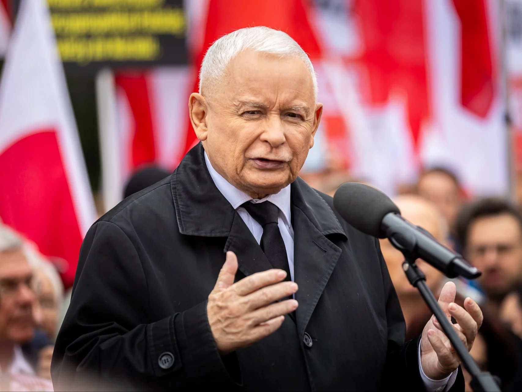 Kulisy kongresu PiS. „Zbigniew Ziobro był ostatnio widywany na Nowogrodzkiej” Kulisy kongresu PiS. „Zbigniew Ziobro był ostatnio widywany na Nowogrodzkiej”