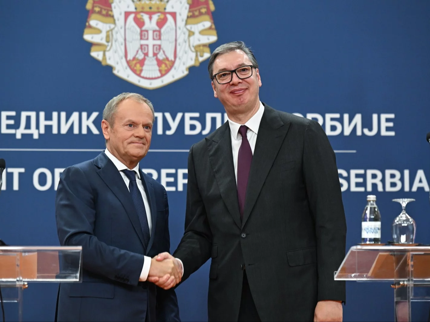 Nowe znaczenie „winy Tuska”. Prezydent Serbii wskazał na polskiego premiera