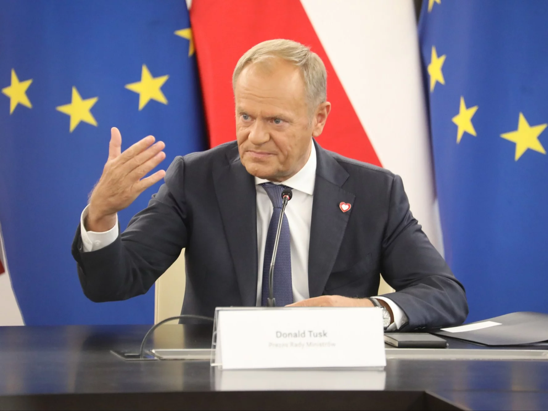 Premier Tusk wraca do sprawy wiz. „Ten raport jest miażdżący” Premier Tusk wraca do sprawy wiz. „Ten raport jest miażdżący”