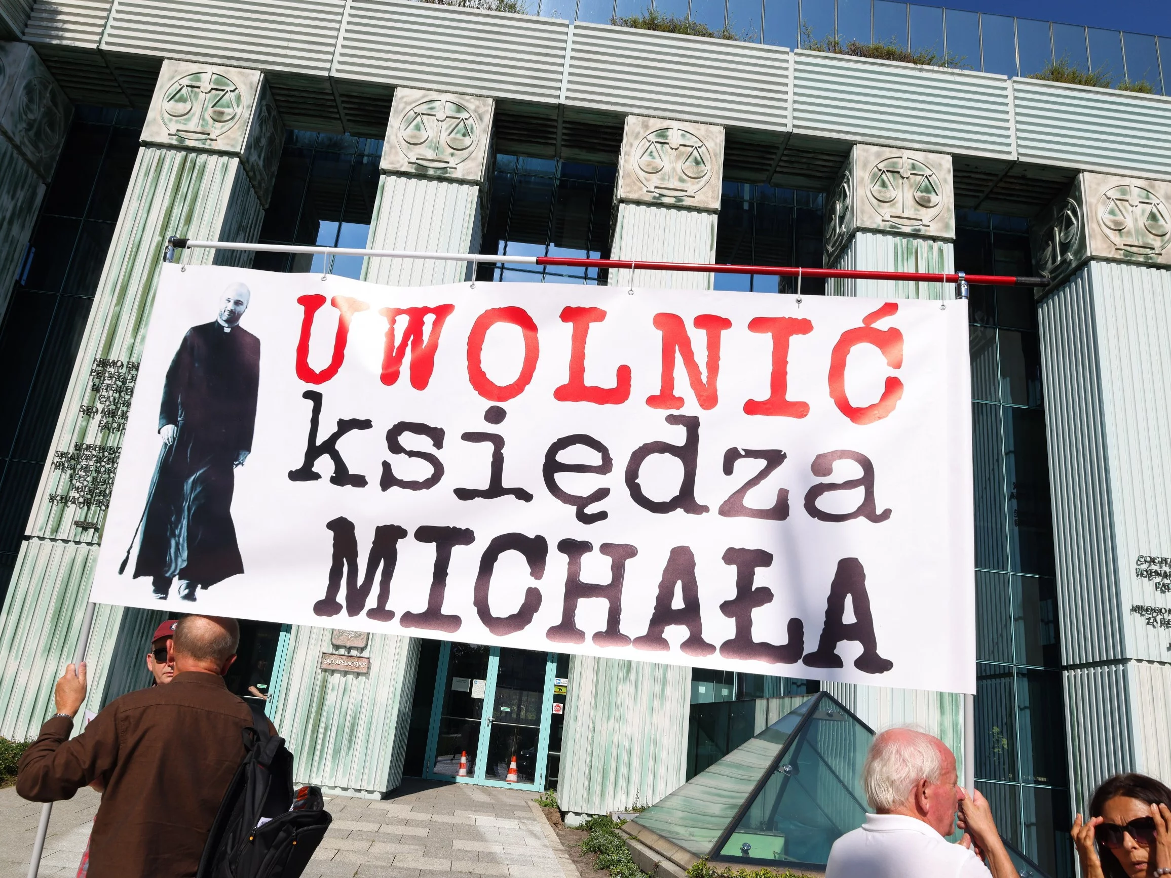 Przełom ws. księdza Michała Olszewskiego. Michał Rachoń ruszył z pomocą