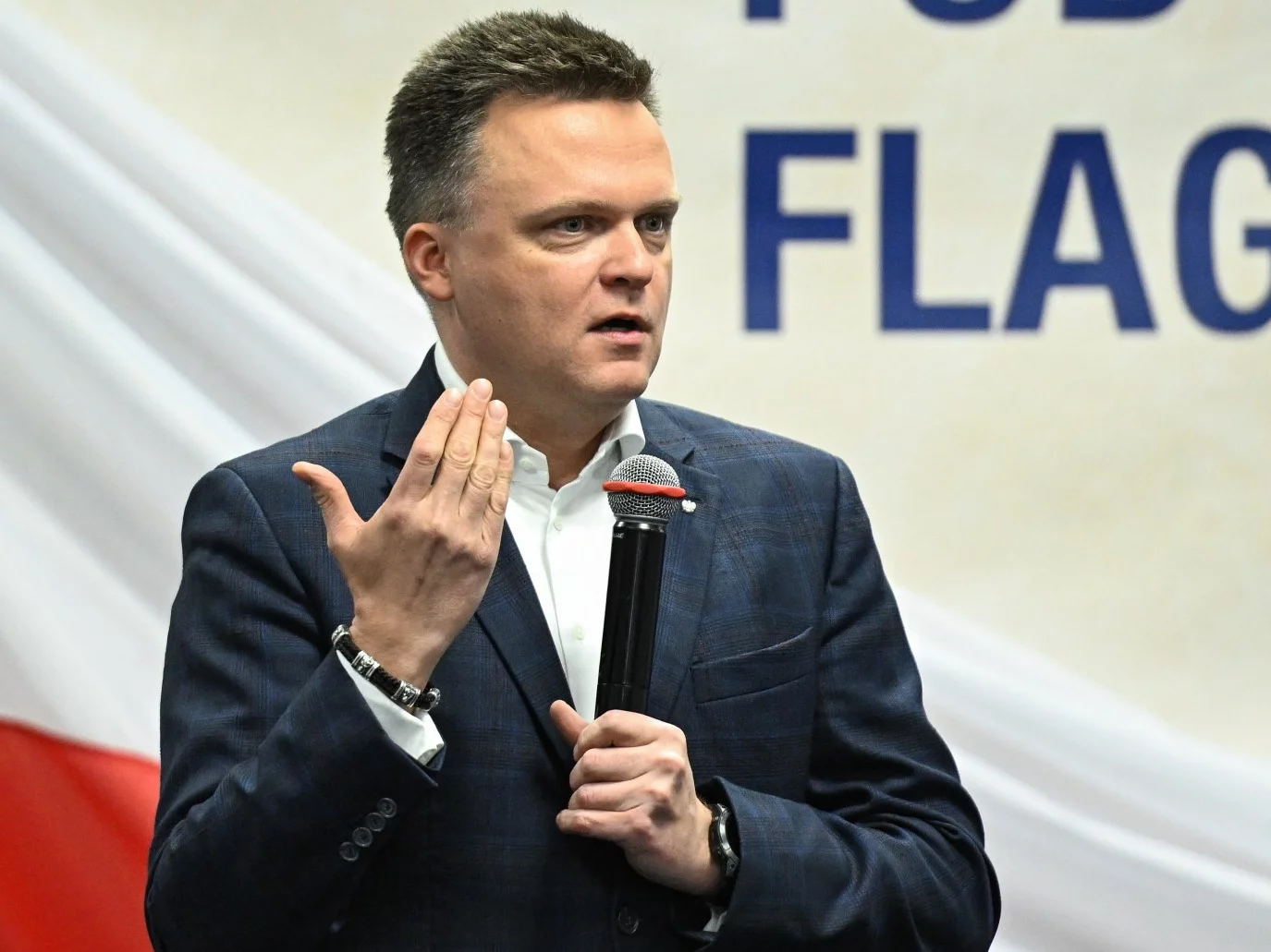 Seniorka mocno zaskoczyła Szymona Hołownię. Tak zareagował polityk