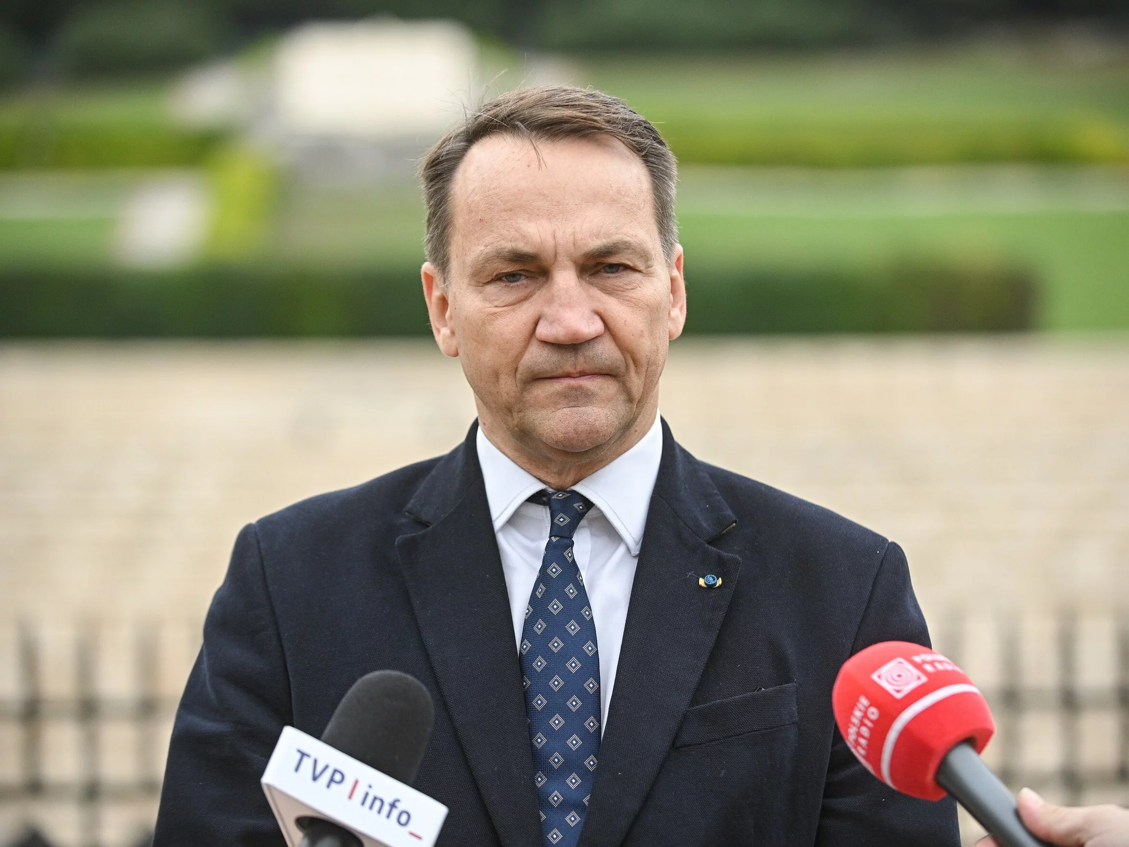 Sikorski wkręcony przez rosyjskich pranksterów? Wiadomo, jak było naprawdę