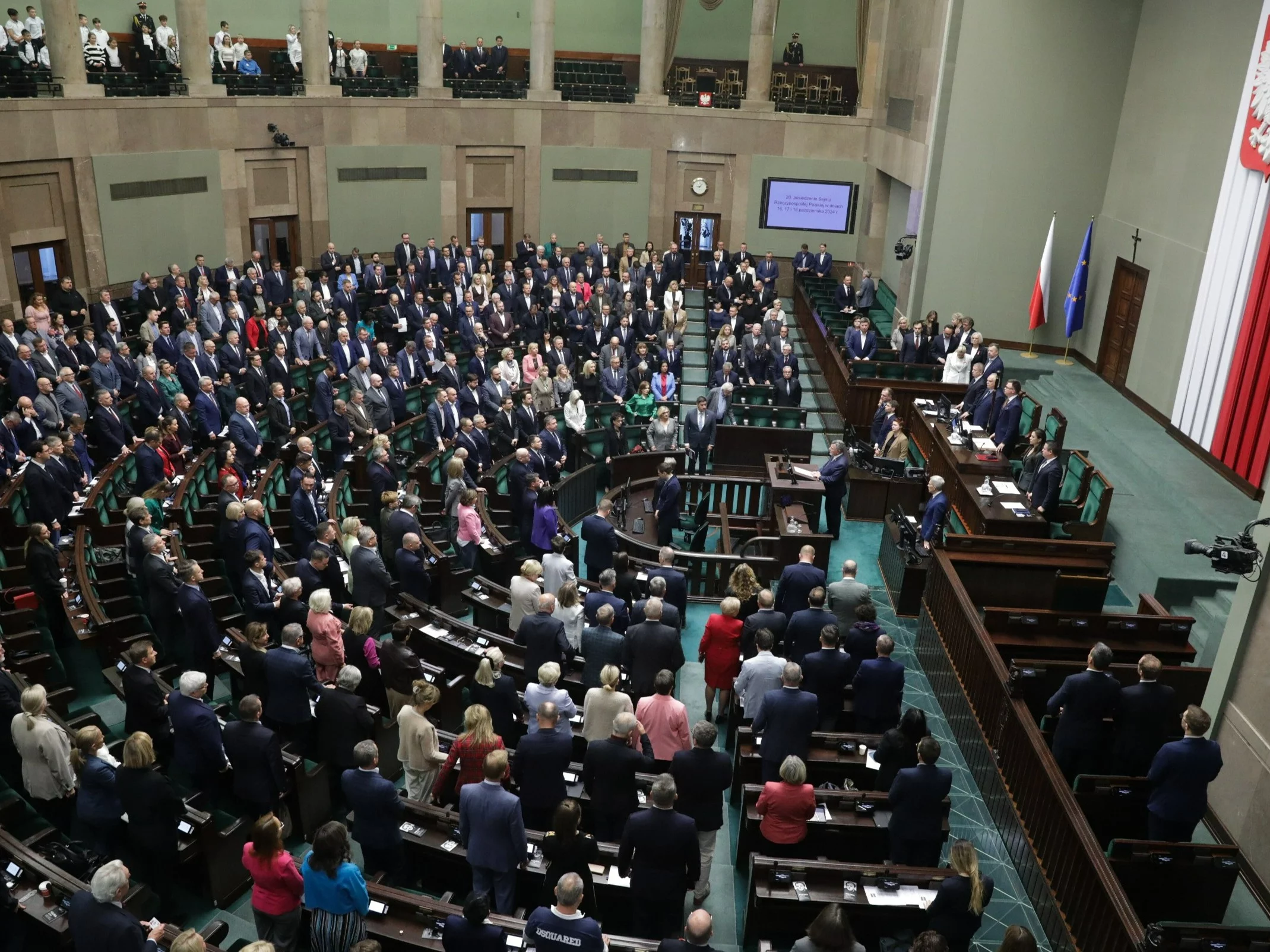 Sondaż. KO i PiS się biją, a oni korzystają. Dwucyfrowy wynik tej partii to zaskoczenie