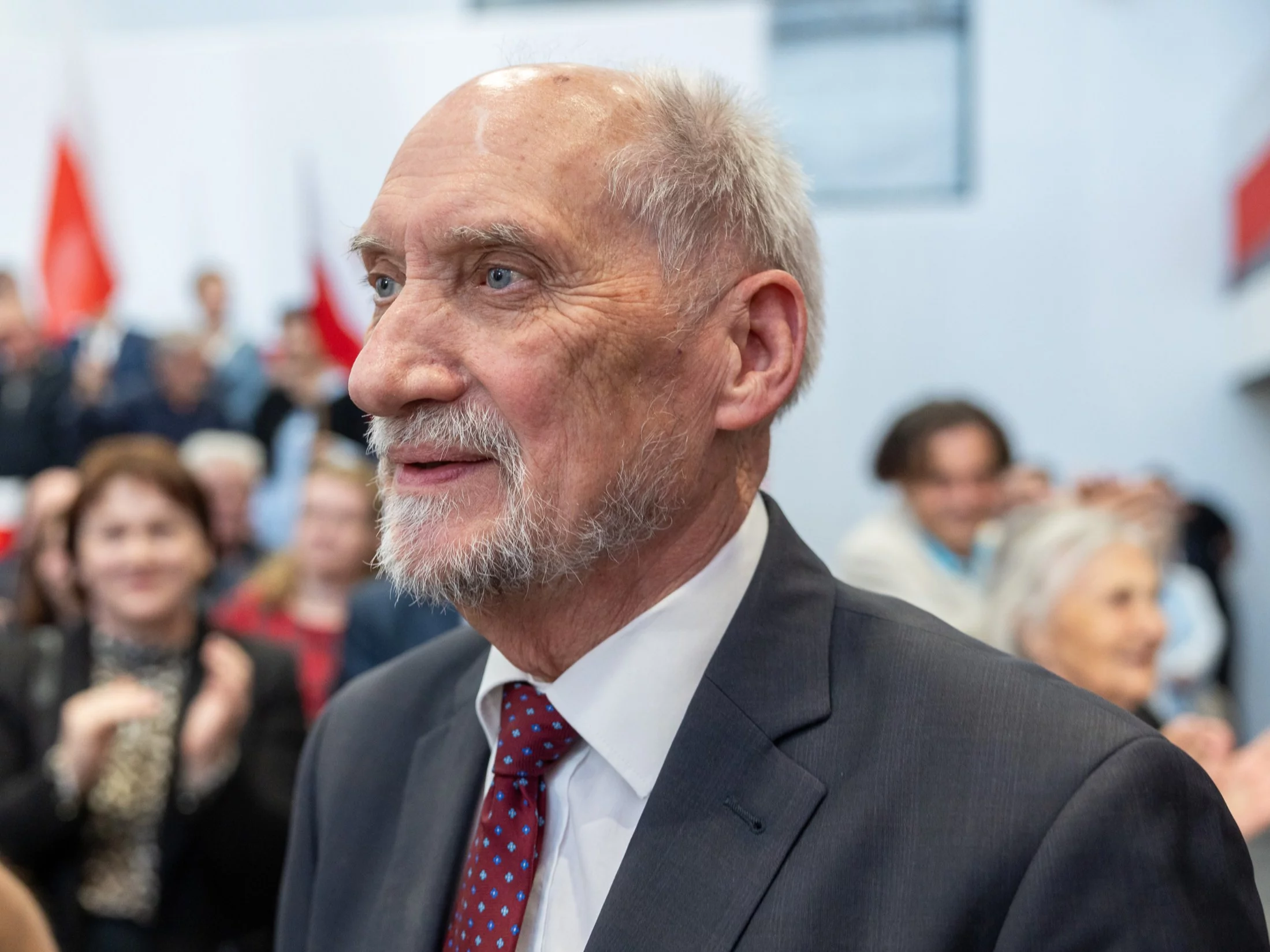 Tajemnicze kontakty Macierewicza. Dopuścił się zdrady dyplomatycznej?