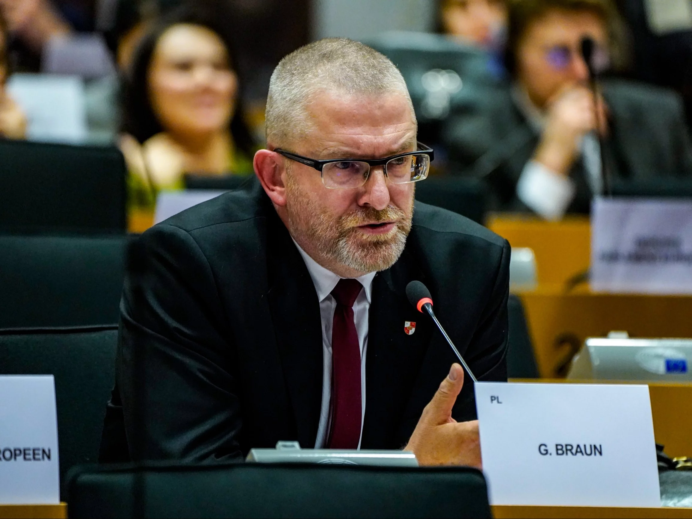Grzegorz Braun zdecyduje się na „opcję atomową”? „To byłby głupi ruch z jego strony”