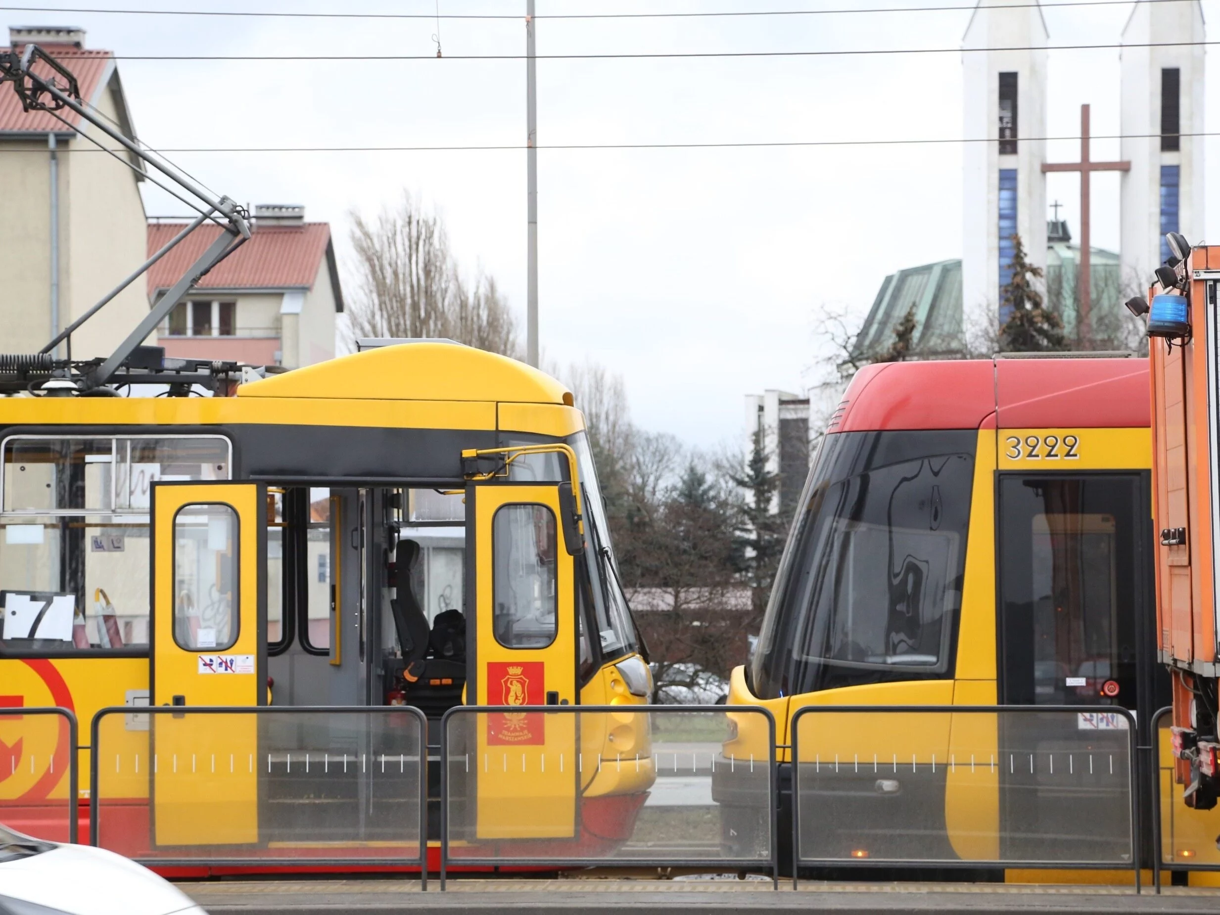W Warszawie zderzyły się tramwaje. Są doniesienia o rannych
