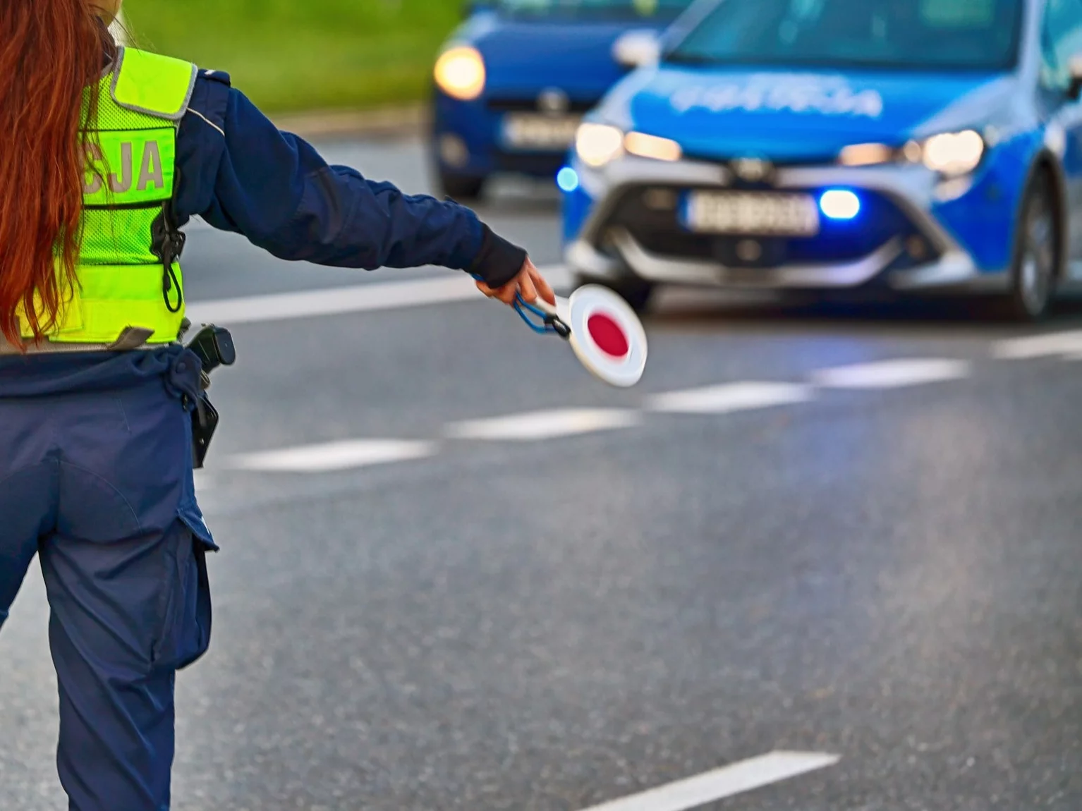 Autokar z dziećmi uderzył w dostawczaka. Dramatyczne chwile w Krakowie