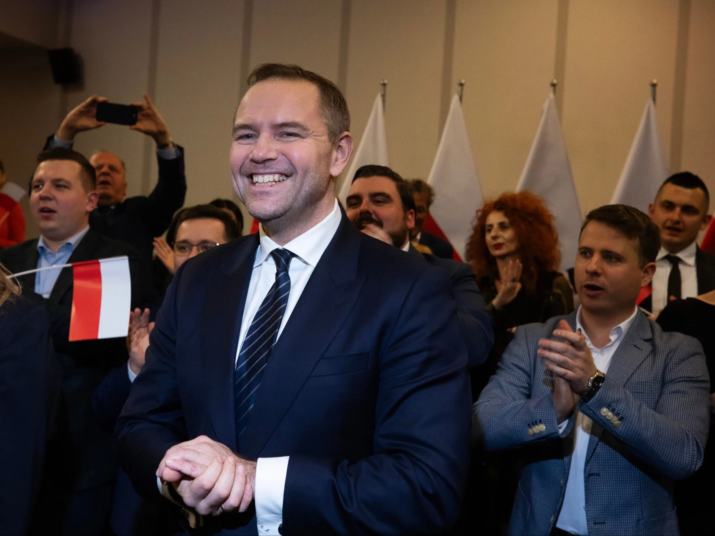 Burza ws. noclegów Nawrockiego.  Polacy stawiają sprawę jasno