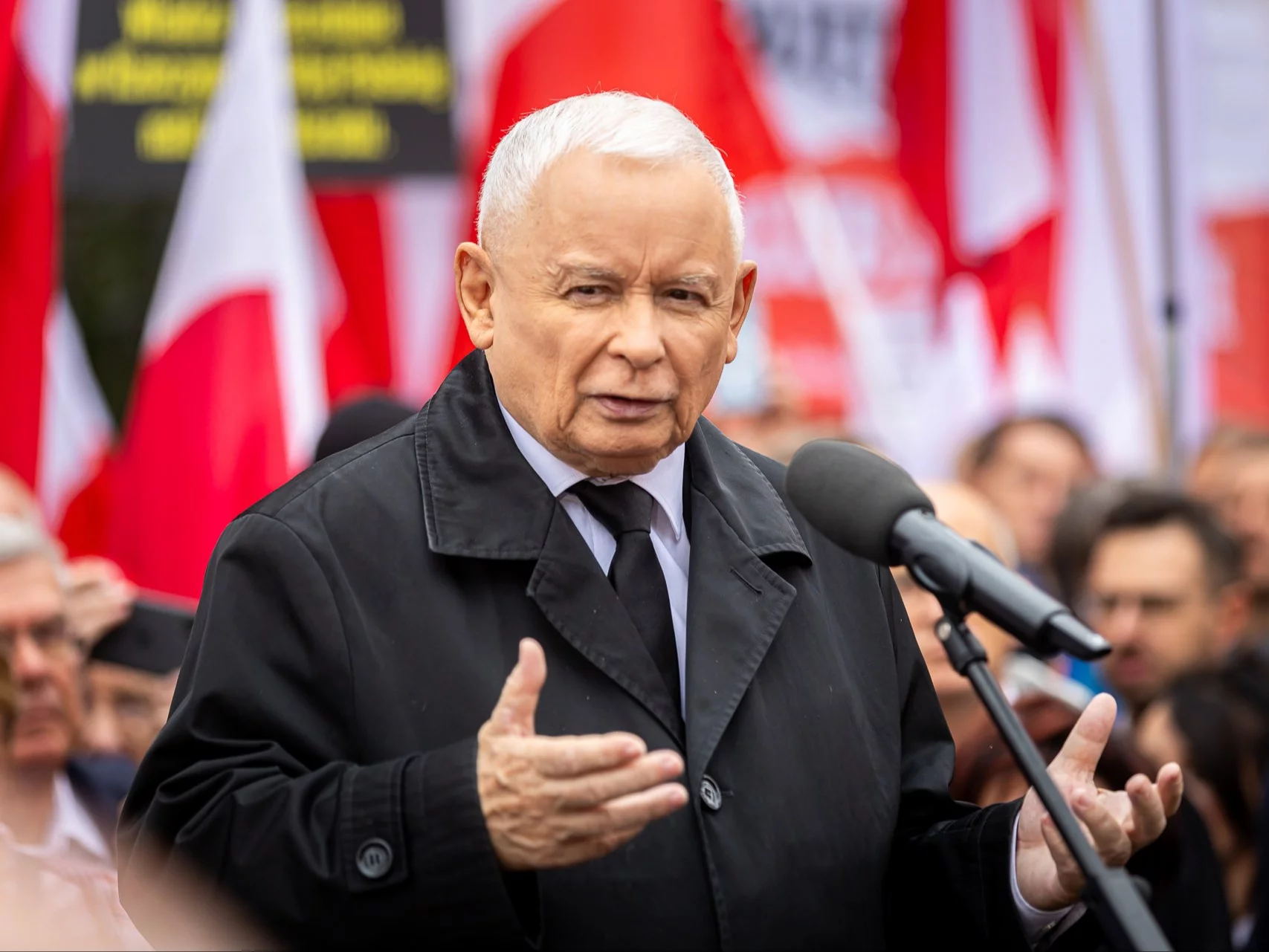 Kaczyński złożył jasną deklarację. „Udostępnię swoje ogrodzenie”