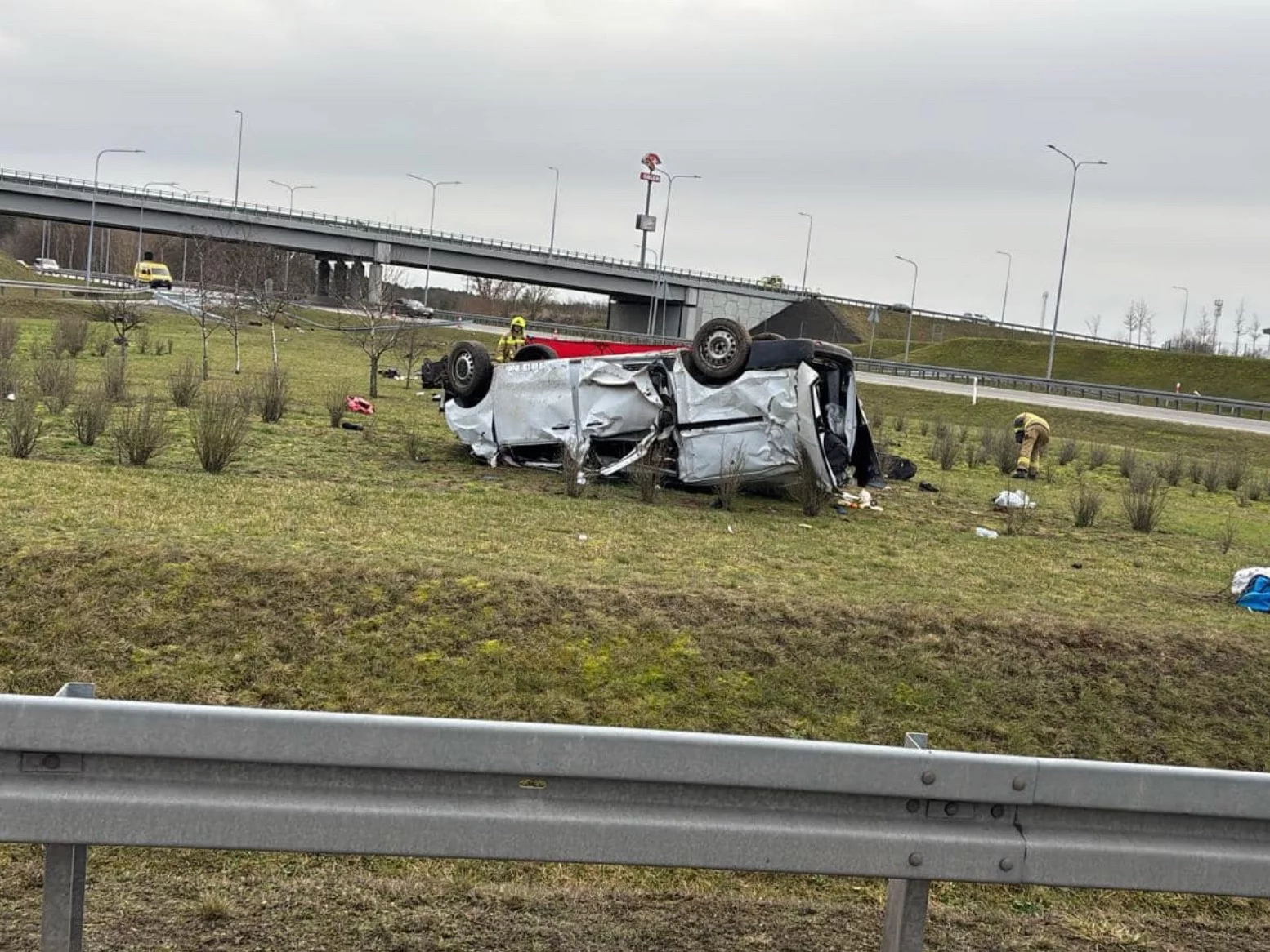 Tragiczny wypadek na A2. Jedna osoba nie żyje, lądował śmigłowiec LPR