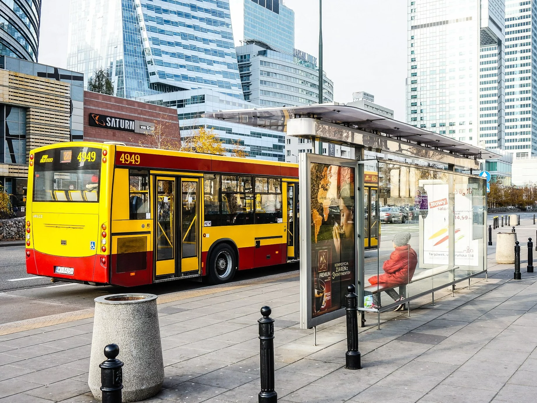 Ataki na kierowców autobusów w Warszawie i Głogowie. O krok od tragedii Ataki na kierowców autobusów w Warszawie i Głogowie. O krok od tragedii