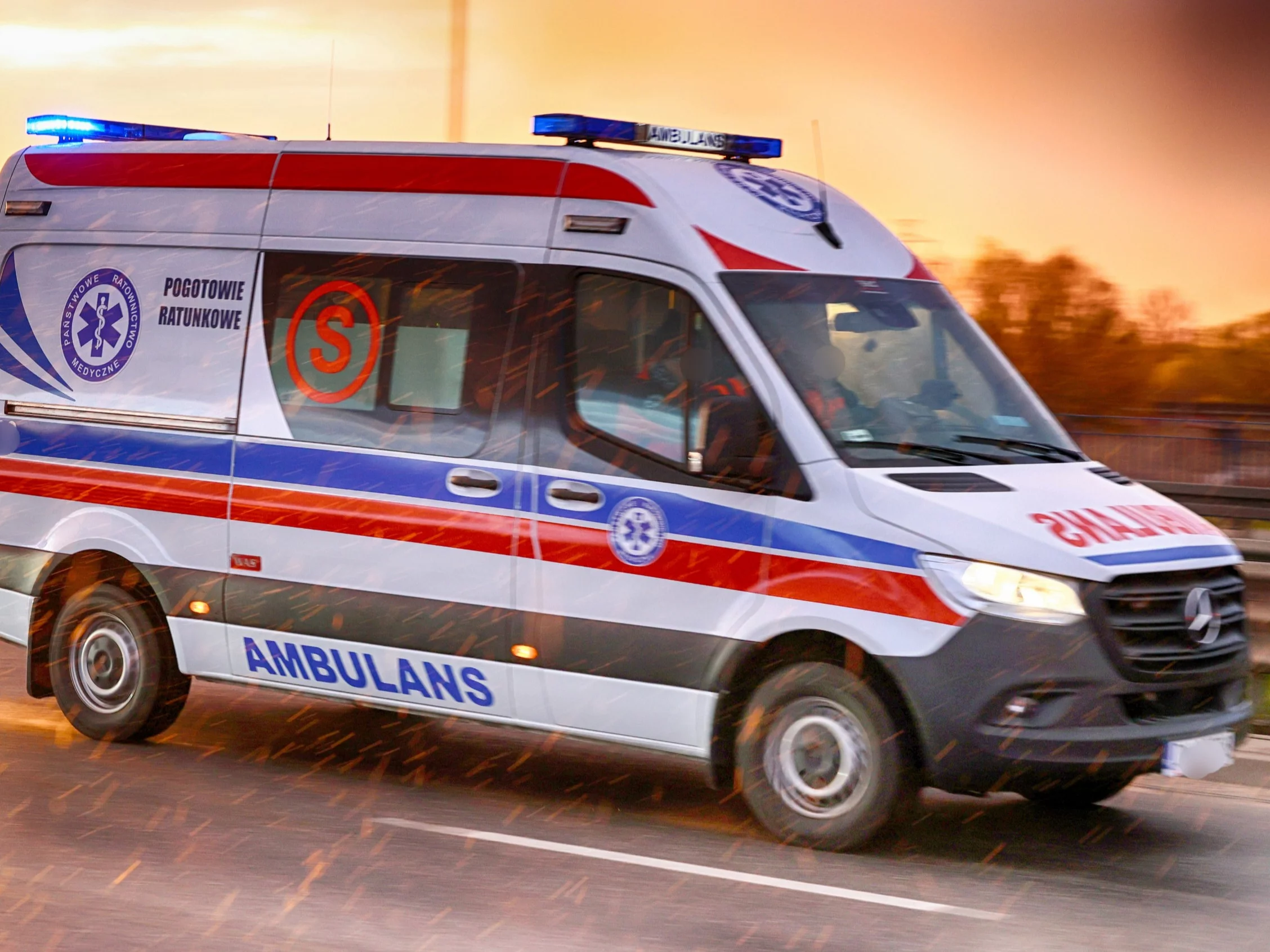 Pacjentka zmarła w oczekiwaniu na miejsce. Nie przyjęto jej w dwóch szpitalach Pacjentka zmarła w oczekiwaniu na miejsce. Nie przyjęto jej w dwóch szpitalach