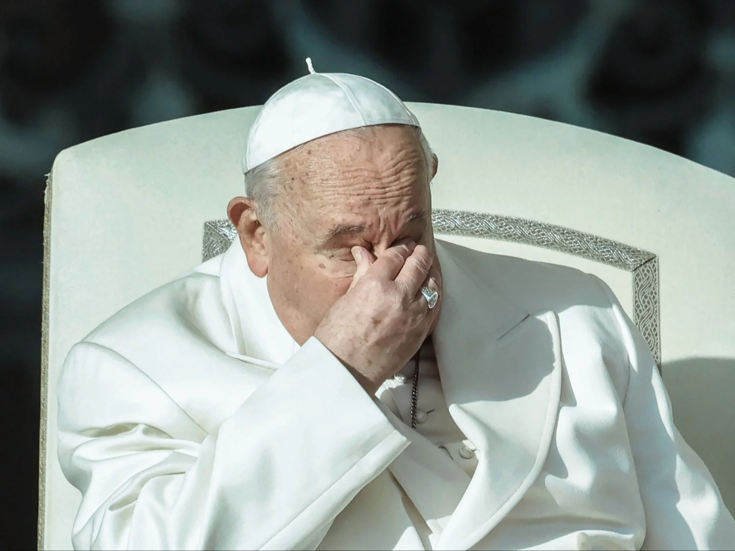 Papież Franciszek „cierpi”? Najnowsze wieści z Watykanu