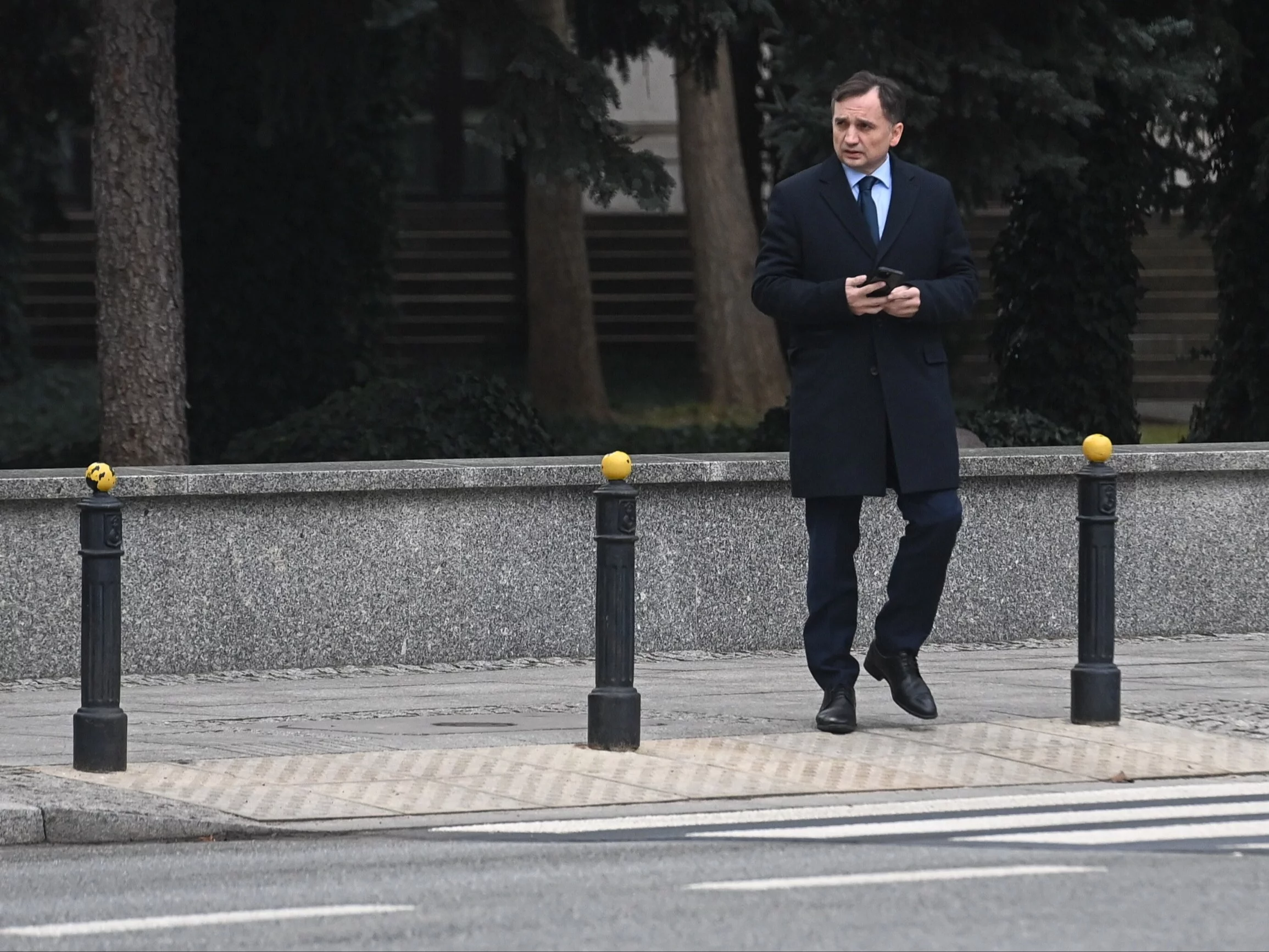 Ziobro zapowiada wyjazd z Polski. „Tej władzy puszczają nerwy” Ziobro zapowiada wyjazd z Polski. „Tej władzy puszczają nerwy”