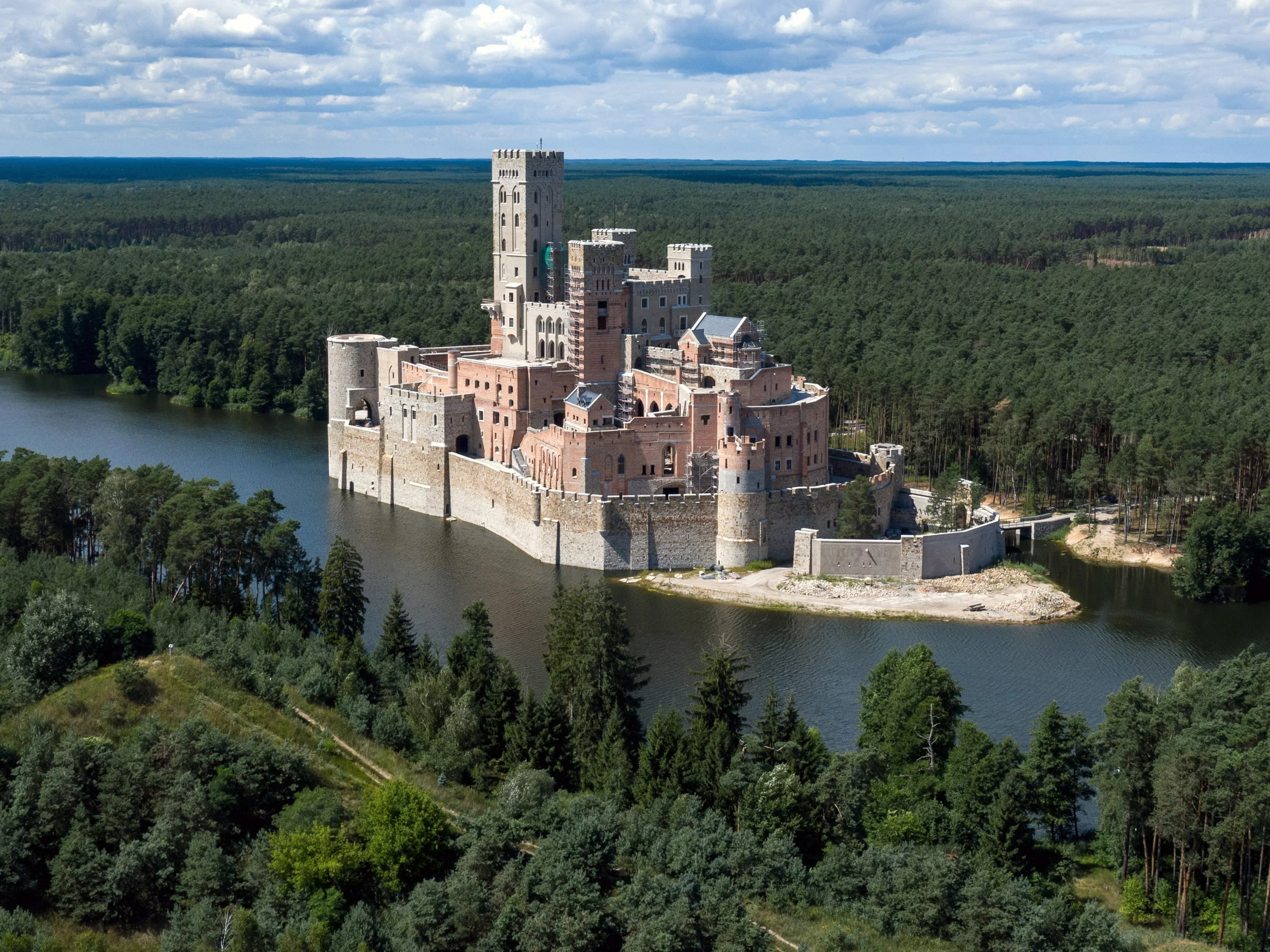 Przełom w sprawie zamku w Stobnicy. Sąd podjął decyzję