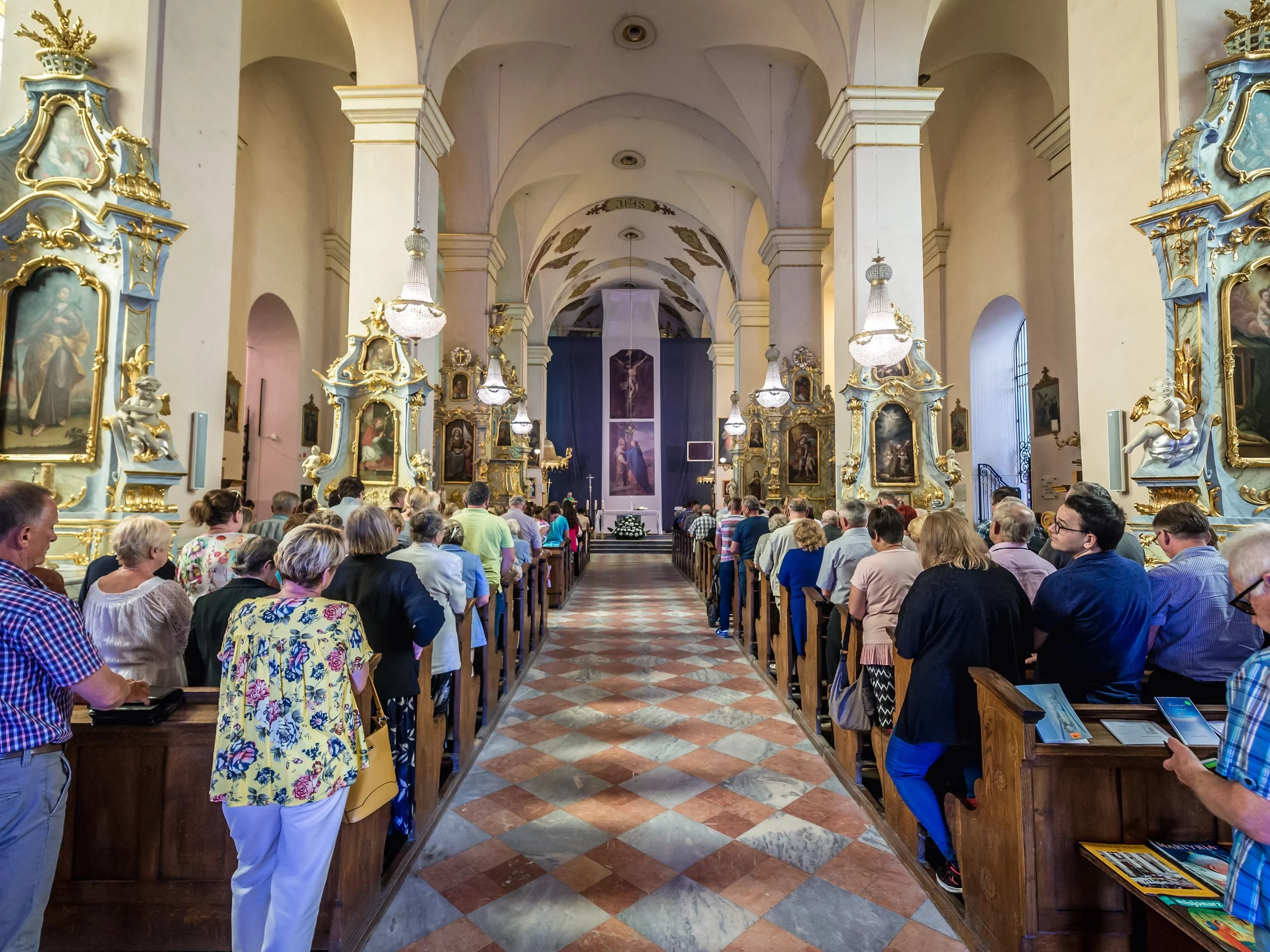Czy w majówkę trzeba iść do Kościoła? Duchowni wyjaśniają Czy w majówkę trzeba iść do Kościoła? Duchowni wyjaśniają
