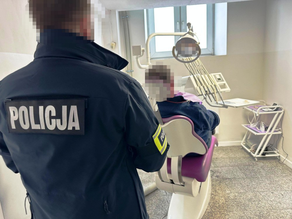 Skarżyła się na powikłania po wizycie u dentysty. Okazało się, że leczył ją oszust Skarżyła się na powikłania po wizycie u dentysty. Okazało się, że leczył ją oszust