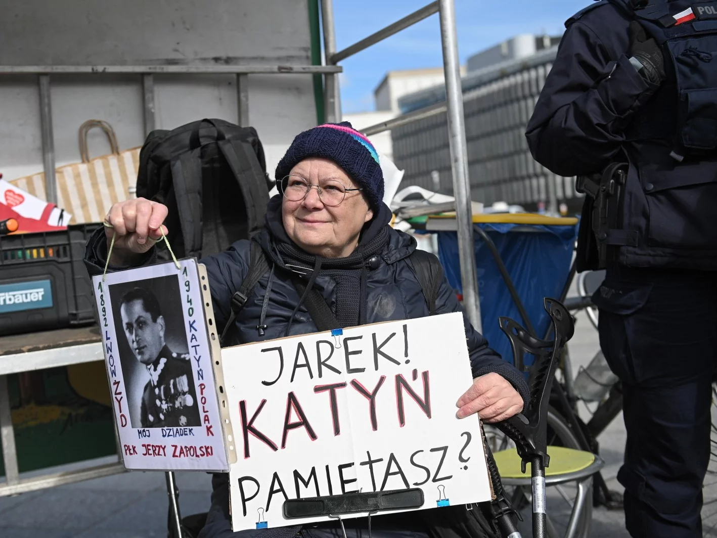 Spięcie podczas rocznicy smoleńskiej. Trzeba było wzywać karetkę Spięcie podczas rocznicy smoleńskiej. Trzeba było wzywać karetkę
