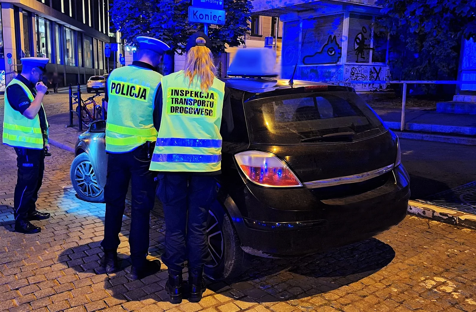 Warszawa. Dziennikarka porwana przez taksówkarza. Odmówiła zapłaty zawyżonego rachunku Warszawa. Dziennikarka porwana przez taksówkarza. Odmówiła zapłaty zawyżonego rachunku