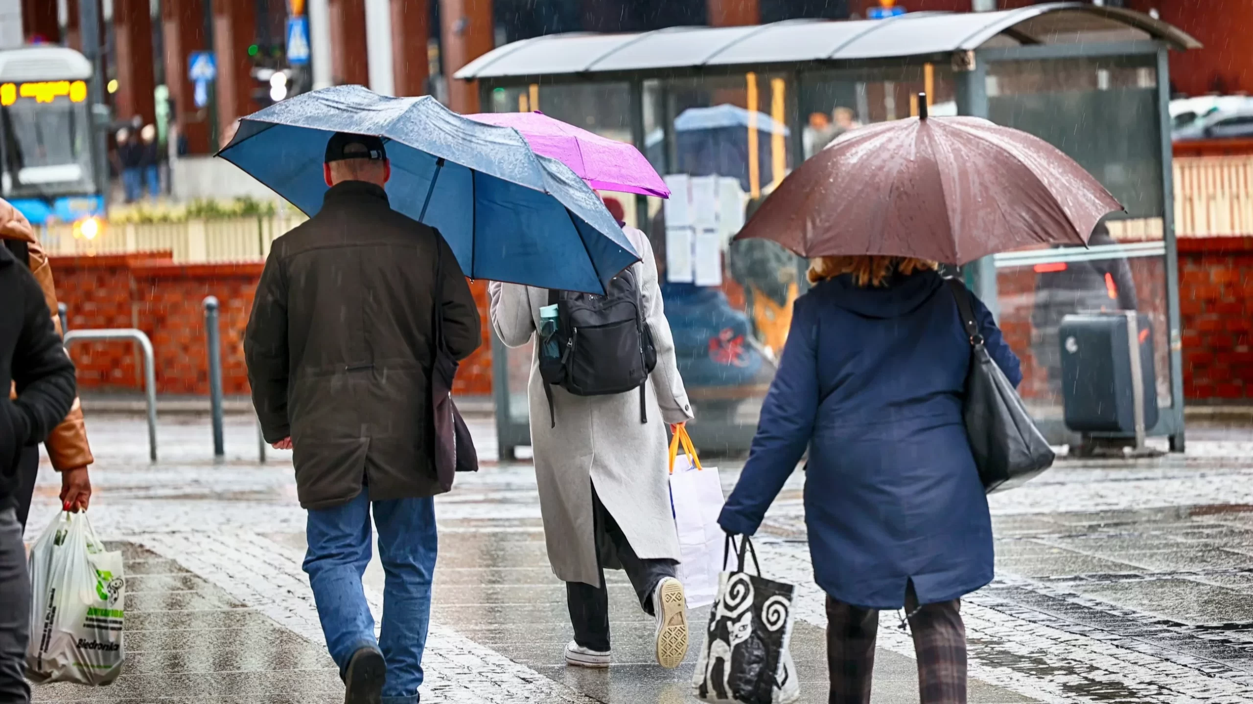 IMGW ostrzega przed intensywnymi opadami deszczu. Alert ws. gwałtownych wzrostów stanów wody IMGW ostrzega przed intensywnymi opadami deszczu. Alert ws. gwałtownych wzrostów stanów wody