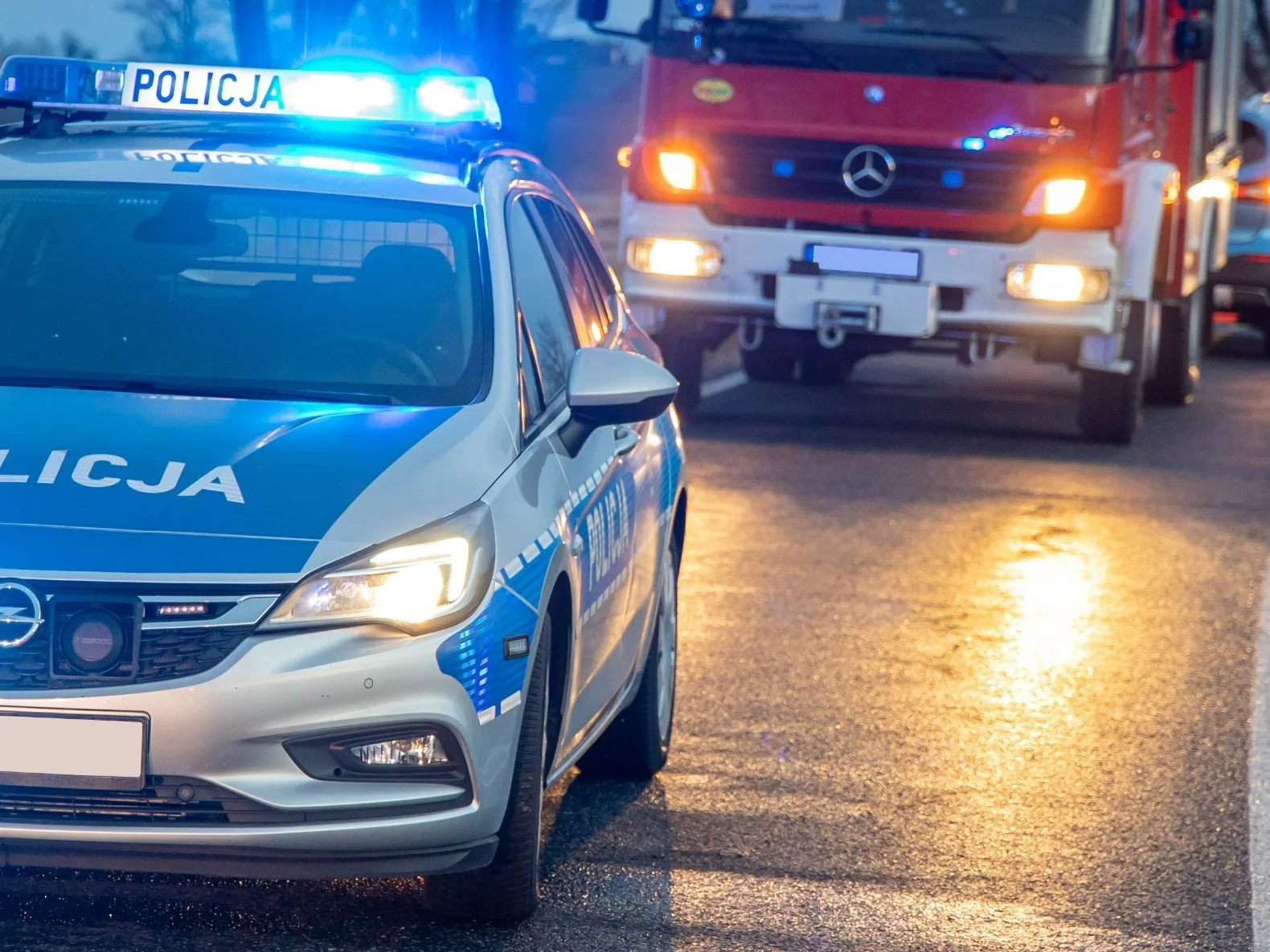 Kierowca nie żyje, pociągi stanęły. Dramat wydarzył się na przejeździe Kierowca nie żyje, pociągi stanęły. Dramat wydarzył się na przejeździe