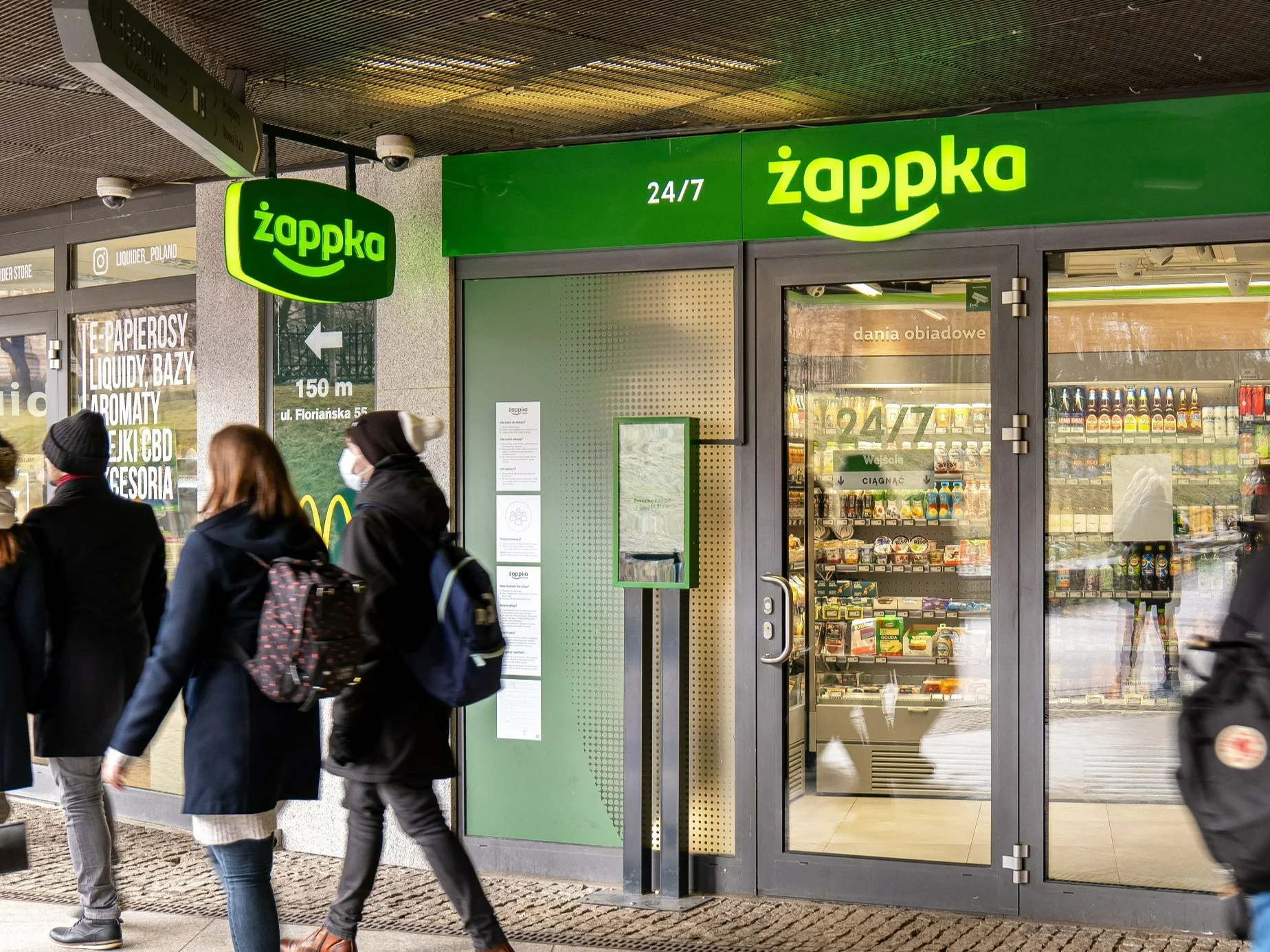 Klient Żabki wpadł w furię. Jego tłumaczenia wprawiają w osłupienie Klient Żabki wpadł w furię. Jego tłumaczenia wprawiają w osłupienie
