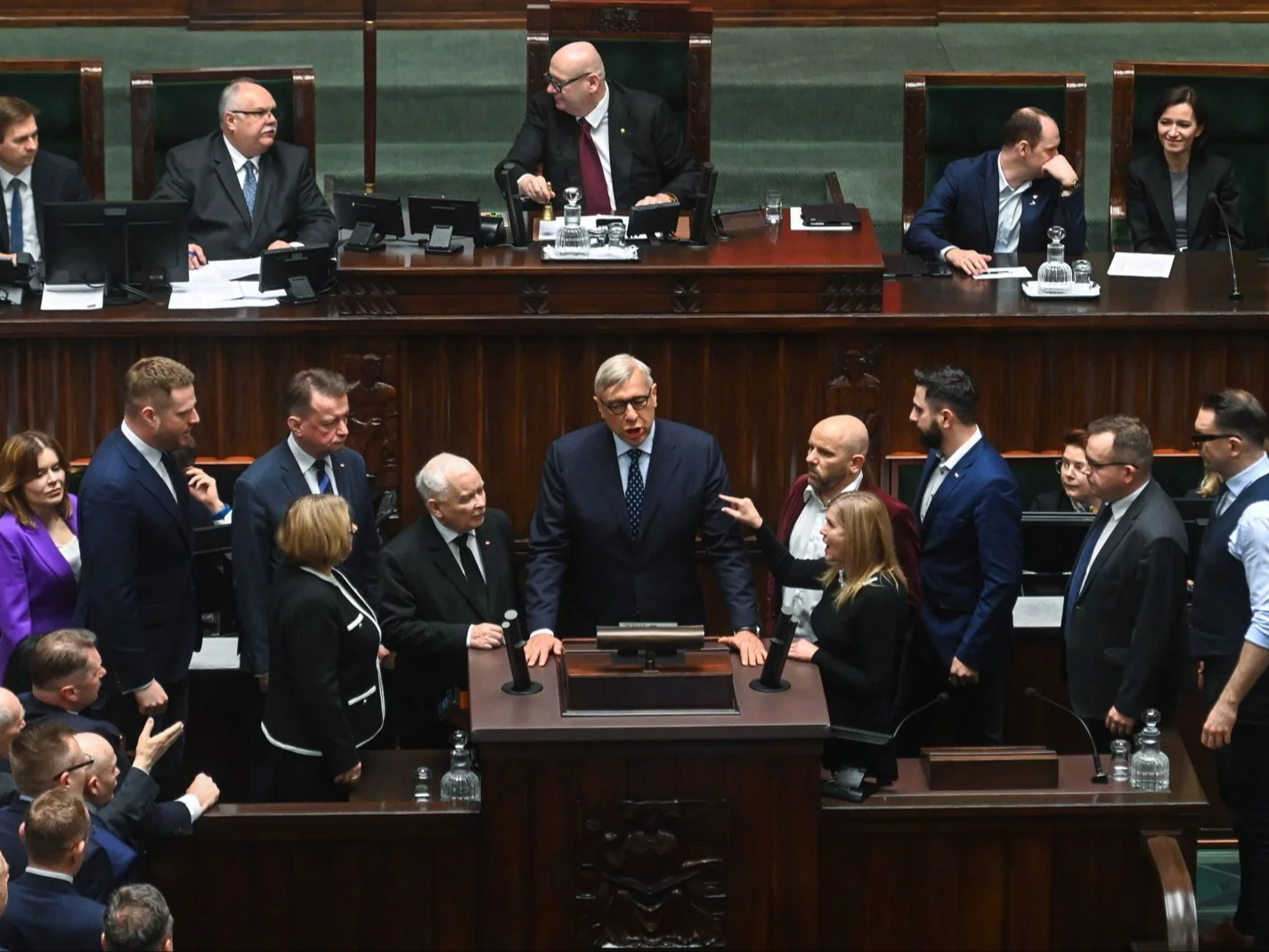 Posłowie PiS ukarani. Muszą zapłacić blisko 700 tys. zł.