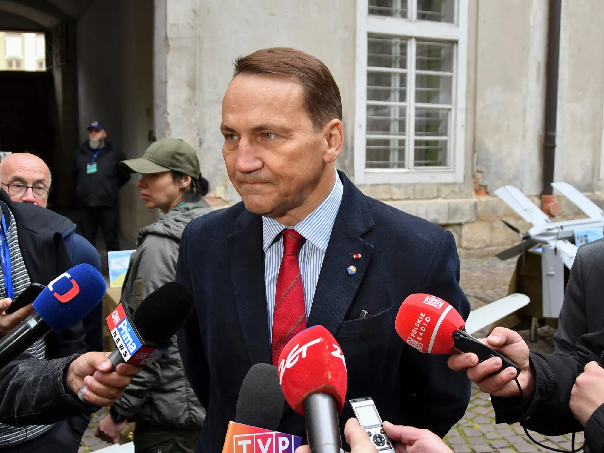 Radosław Sikorski zareagował na dywersję w Warszawie. „Podjąłem decyzję o wycofaniu zgody” Radosław Sikorski zareagował na dywersję w Warszawie. „Podjąłem decyzję o wycofaniu zgody”