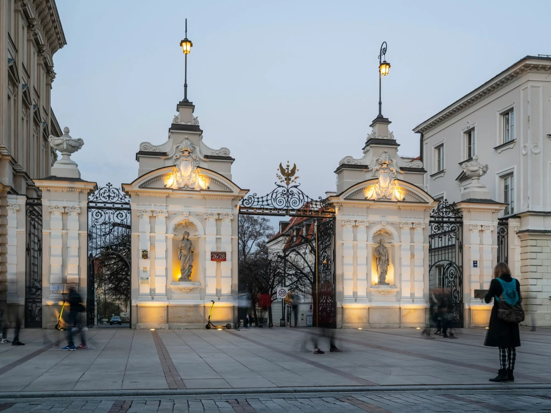 Szokująca zbrodnia na kampusie UW. Nie żyje jedna osoba Szokująca zbrodnia na kampusie UW. Nie żyje jedna osoba