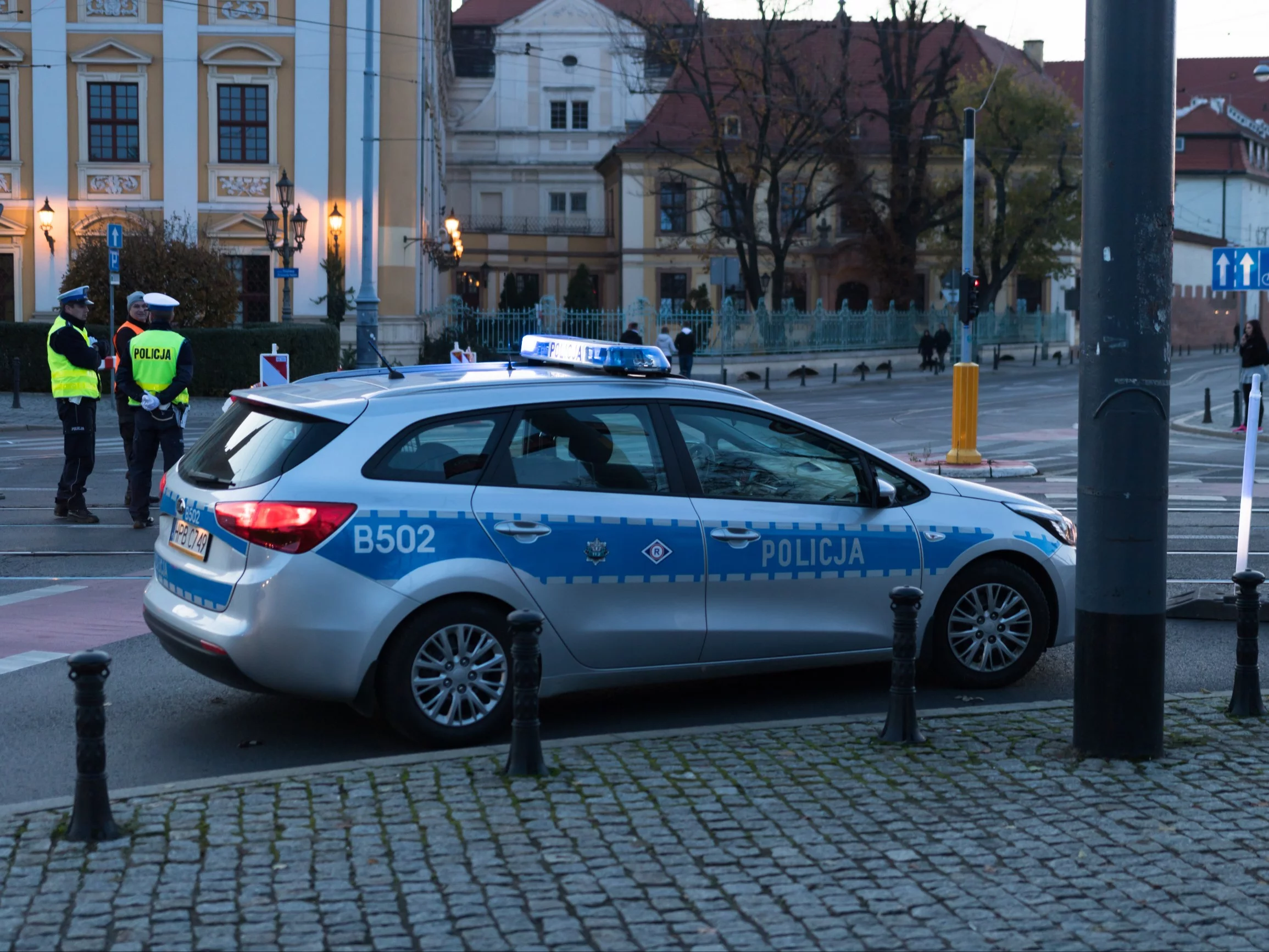 Tragedia w czasie zatrzymania. Funkcjonariusz usłyszał zarzuty za śmierć obywatela Ukrainy Tragedia w czasie zatrzymania. Funkcjonariusz usłyszał zarzuty za śmierć obywatela Ukrainy