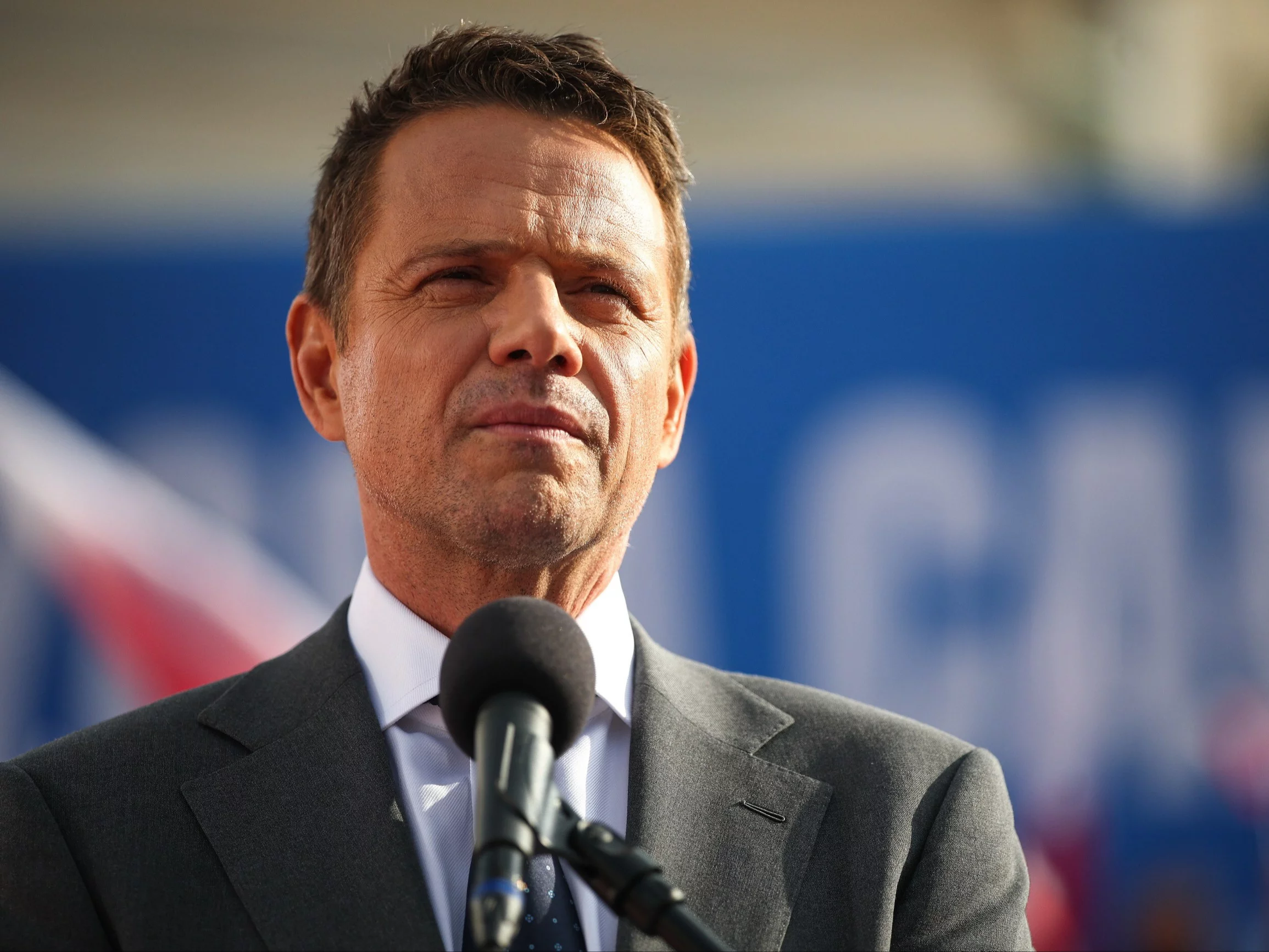 Trzaskowski ujawnił dane pana Jerzego od kawalerki Nawrockiego. Jest ruch UODO Trzaskowski ujawnił dane pana Jerzego od kawalerki Nawrockiego. Jest ruch UODO