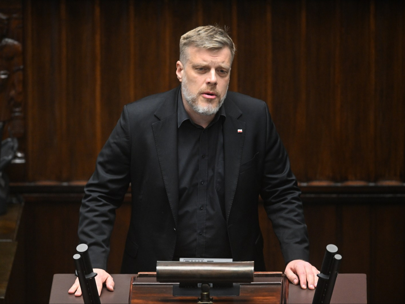 Zandberg dostał propozycję od Tuska? Partia Razem reaguje Zandberg dostał propozycję od Tuska? Partia Razem reaguje
