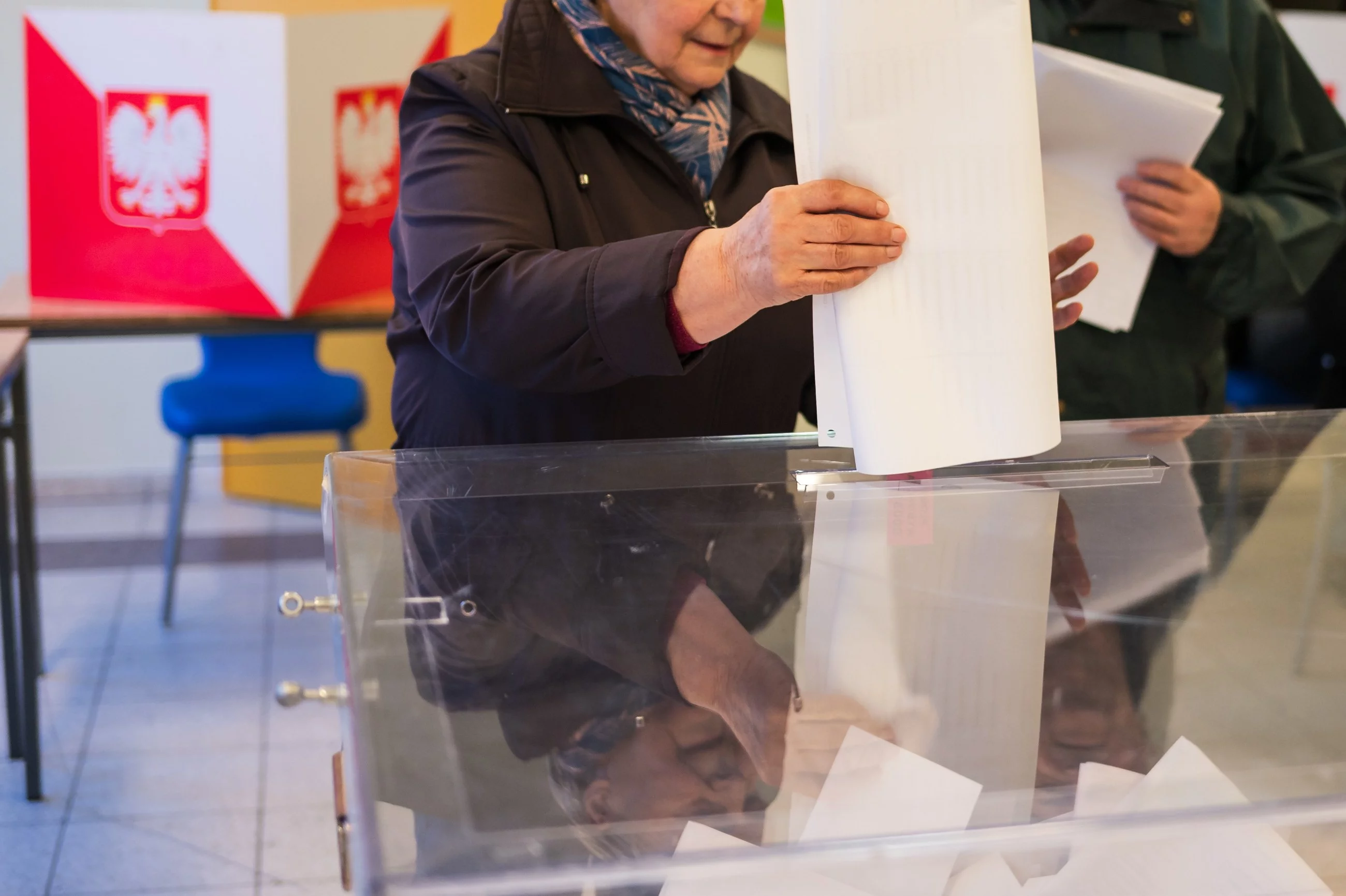 Kolejne przypadki błędów w komisjach wyborczych. PO mówi o ponownym liczeniu głosów
