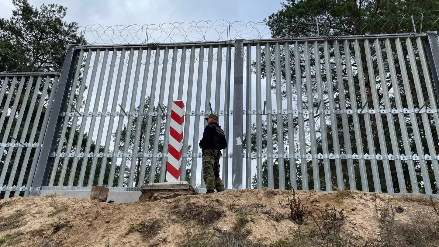 Migranci mają wymykać się spod nadzoru. Alternatywne środki tylko na papierze?