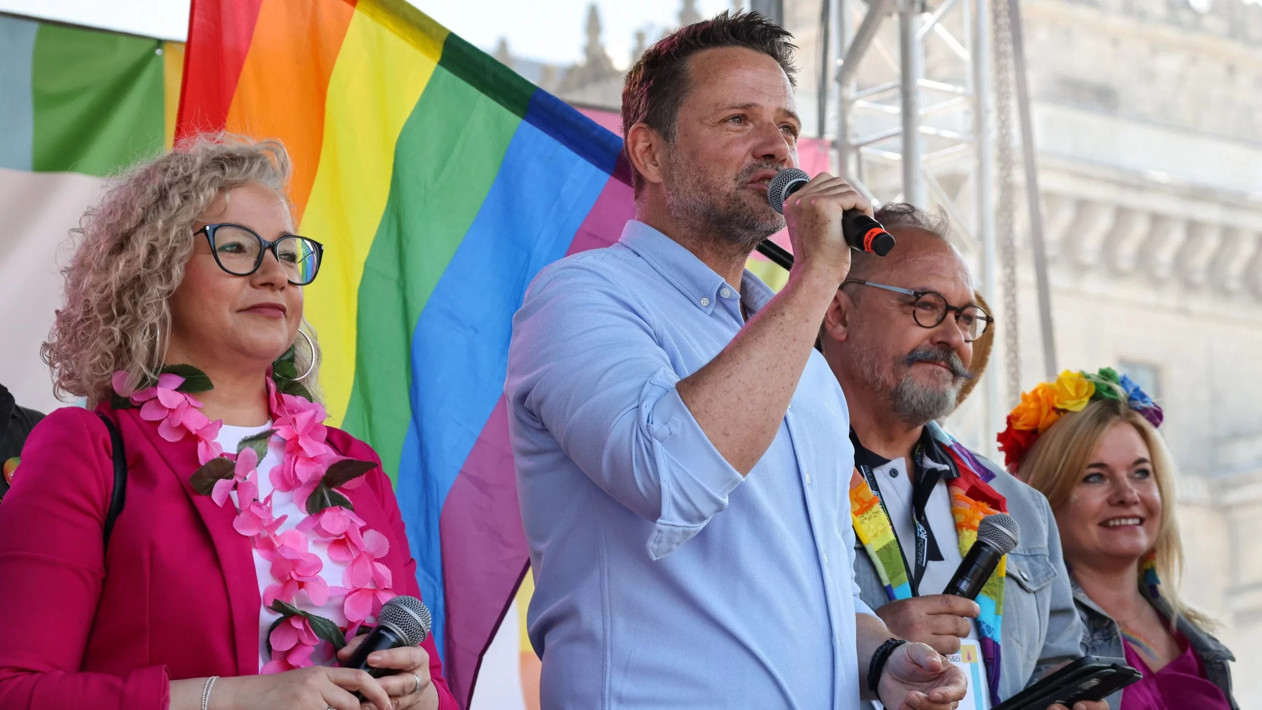 Parada Równości przeszła ulicami Warszawy. „I wszystko po staremu. Rafał znowu tęczowy” Parada Równości przeszła ulicami Warszawy. „I wszystko po staremu. Rafał znowu tęczowy”