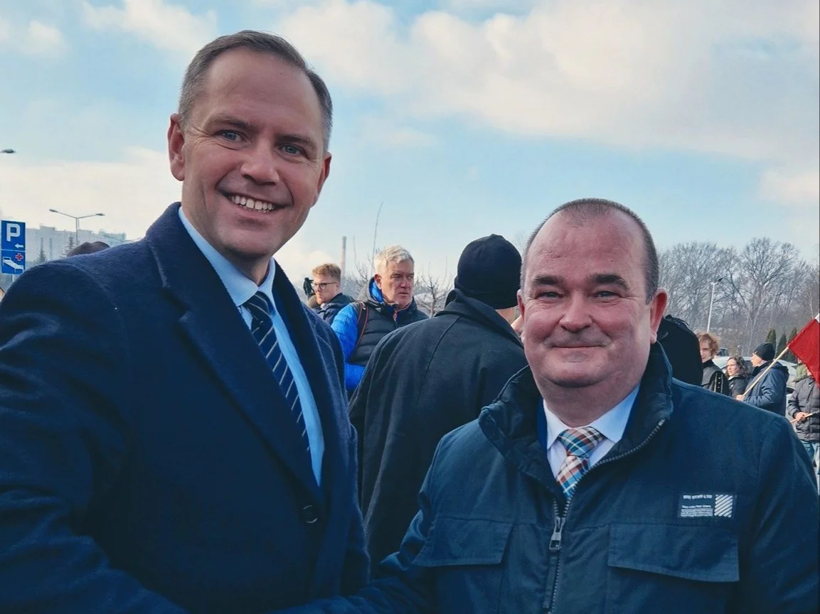 Skandaliczna grafika radnego PiS. „Przepraszam. Liczę na wyrozumiałość i wybaczenie” Skandaliczna grafika radnego PiS. „Przepraszam. Liczę na wyrozumiałość i wybaczenie”