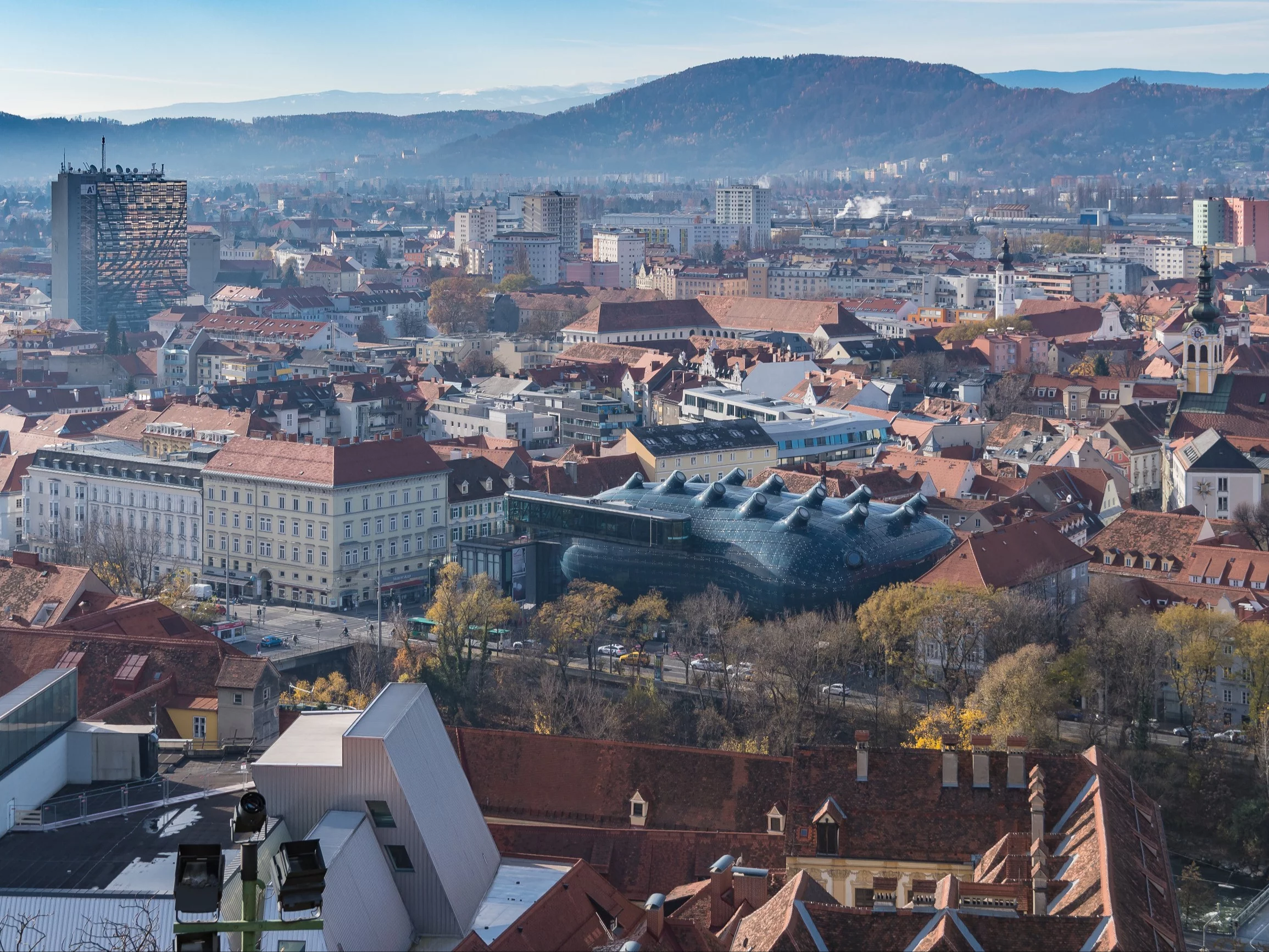 Strzelanina w szkole w Austrii. Mowa o co najmniej 5 ofiarach Strzelanina w szkole w Austrii. Mowa o co najmniej 5 ofiarach