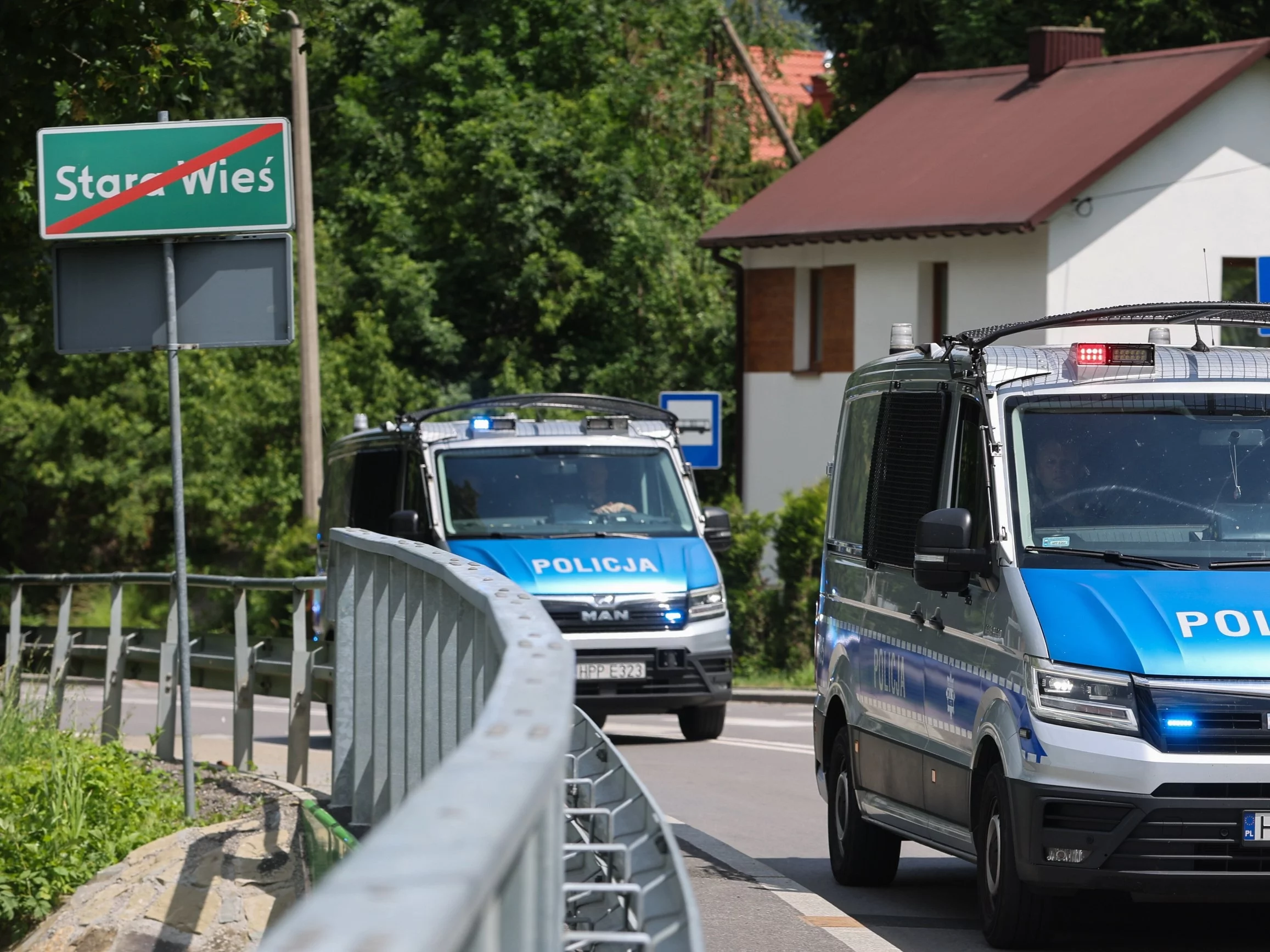 Tragedia pod Limanową. Internauci nie kryją łez i gniewu: „Boże, gdzieś ty był” Tragedia pod Limanową. Internauci nie kryją łez i gniewu: „Boże, gdzieś ty był”
