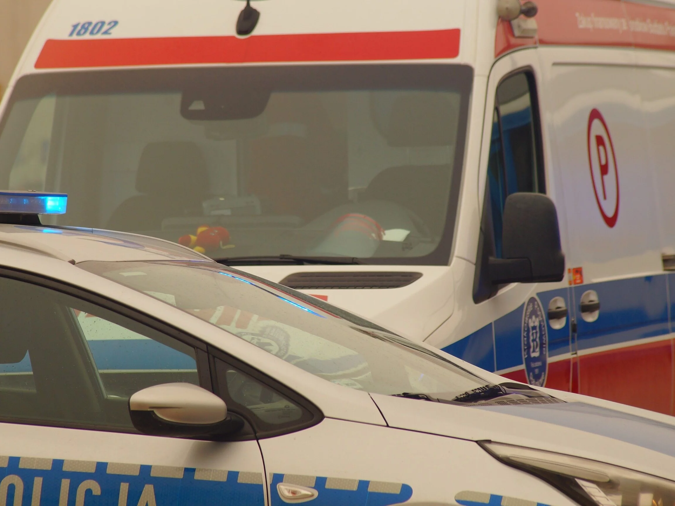 Wstrząsający wypadek pod szpitalem. Psychiatra zginęła, ginekolog ranny Wstrząsający wypadek pod szpitalem. Psychiatra zginęła, ginekolog ranny