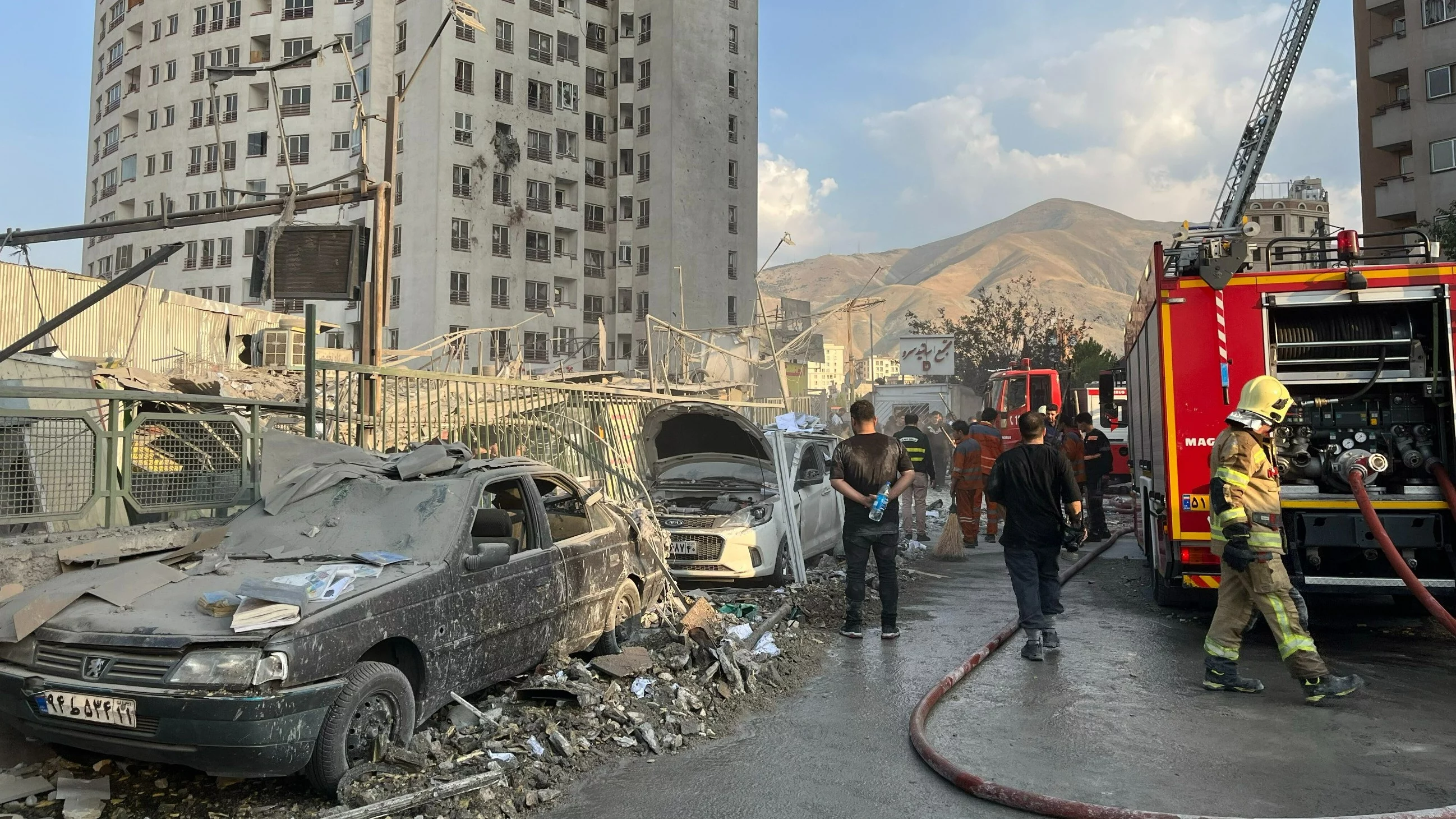 Zmasowany atak Izraela na Iran. Netanjahu: To decydujący moment