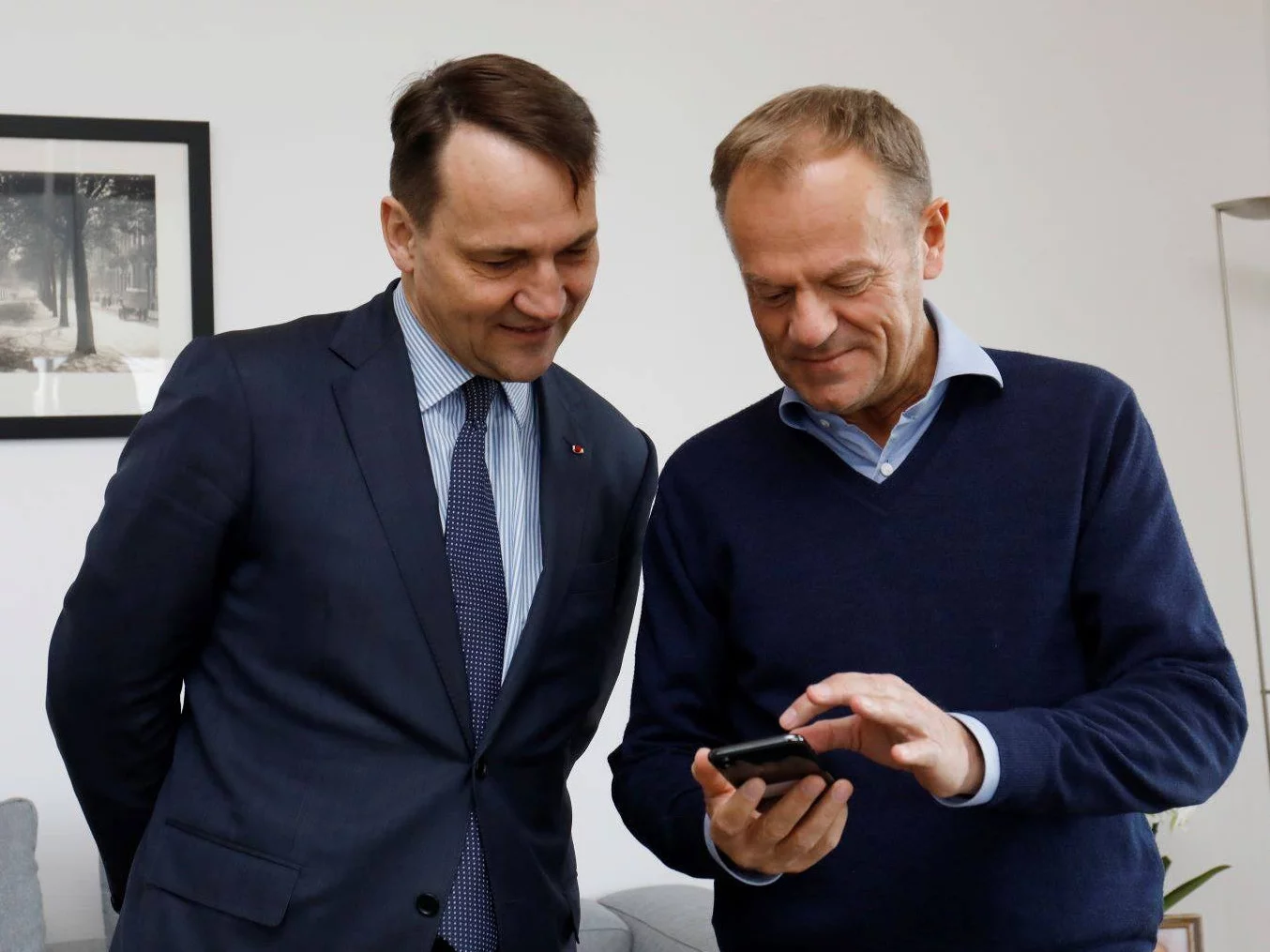 Awans w rządzie to nie wszystko. Sikorski na drodze do nowej roli w KO Awans w rządzie to nie wszystko. Sikorski na drodze do nowej roli w KO