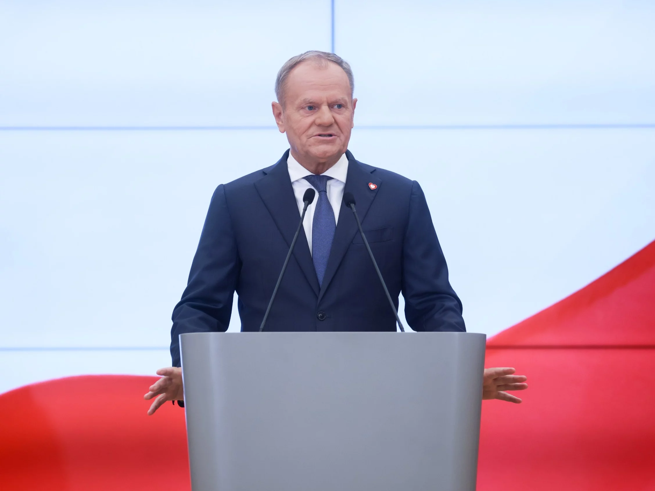 Bunt w lokalnych strukturach KO. Tusk interweniował Bunt w lokalnych strukturach KO. Tusk interweniował