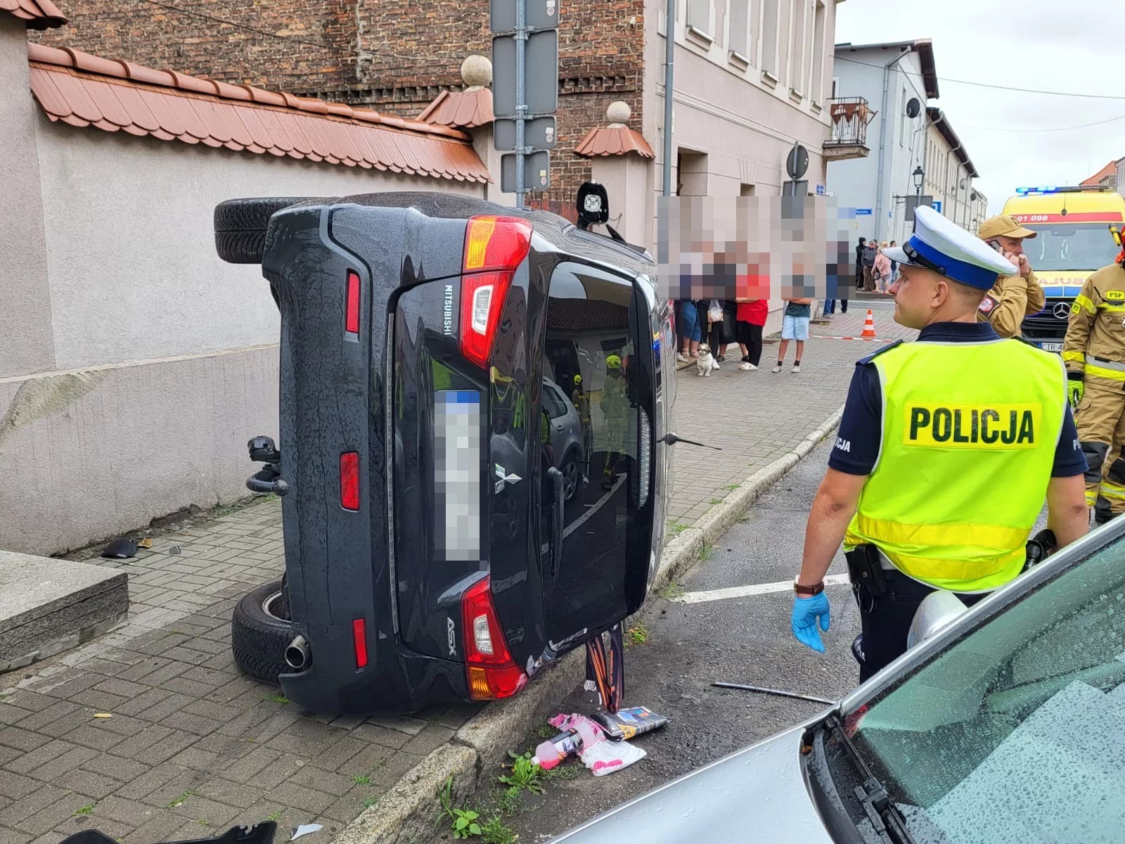 Dantejskie sceny w centrum miasta. Samochód wjechał w przechodniów Dantejskie sceny w centrum miasta. Samochód wjechał w przechodniów