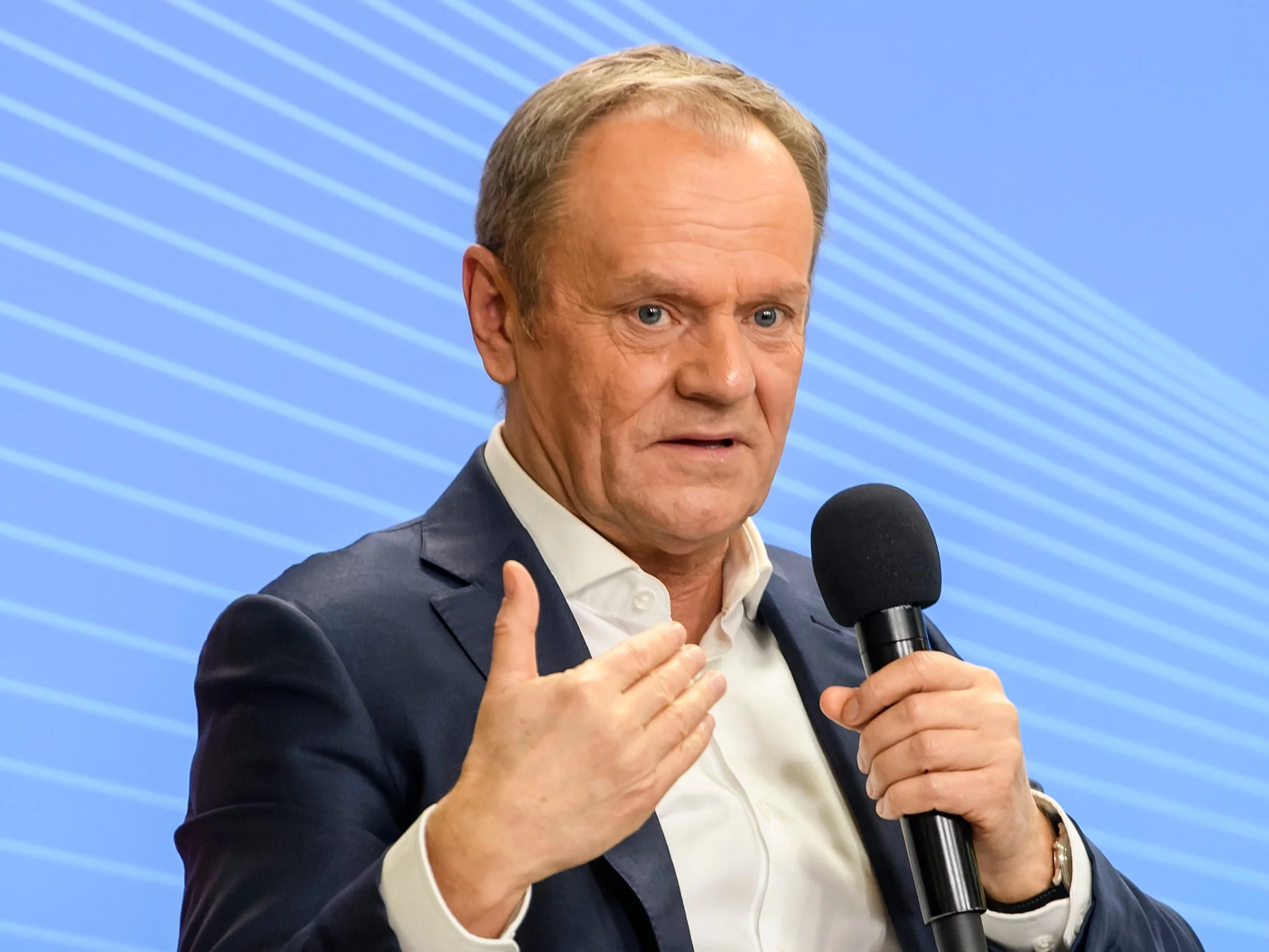 „Jak z dziećmi”. Tusk zareagował na słowa Hołowni o zamachu stanu